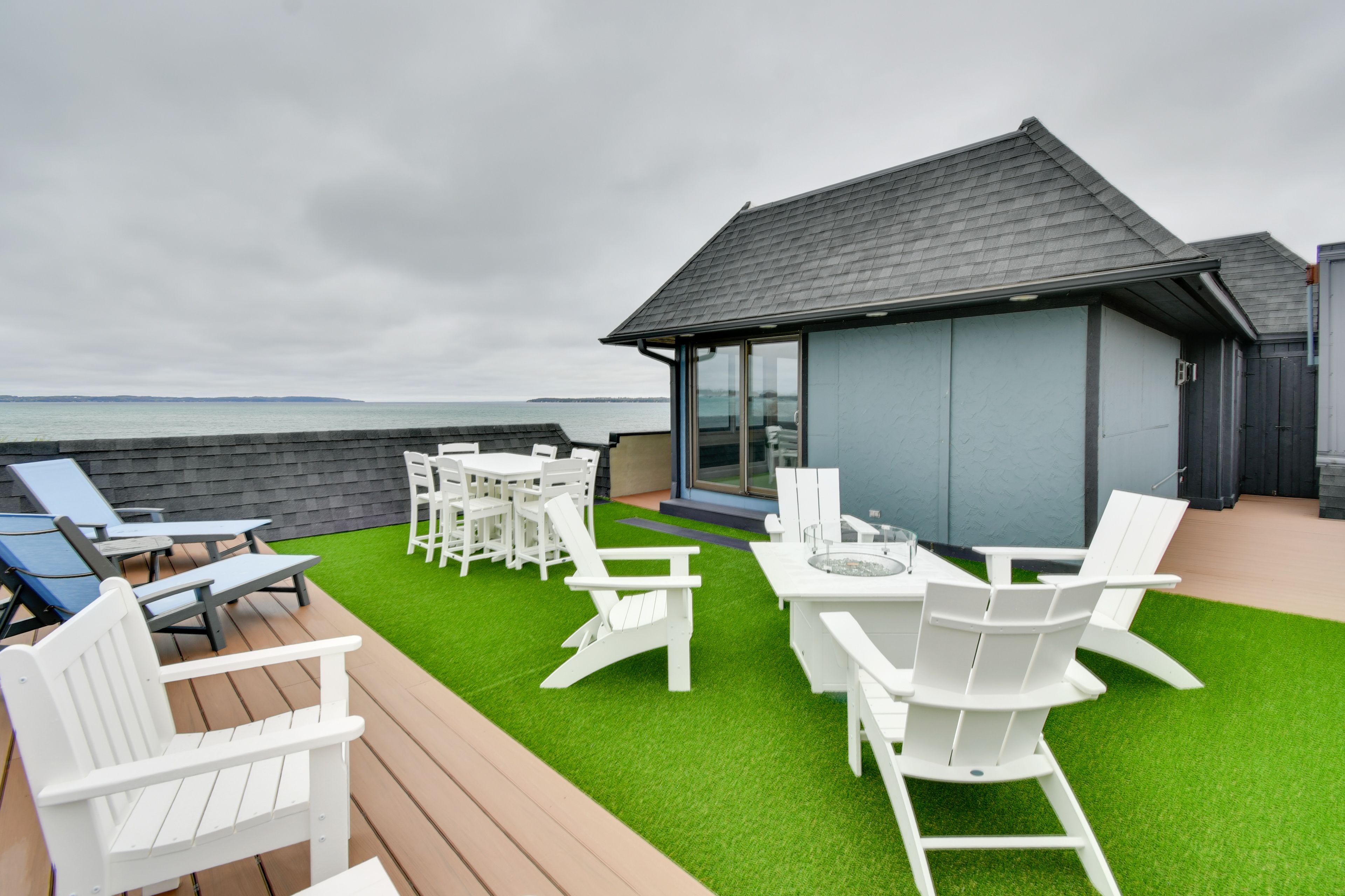 Rooftop Deck