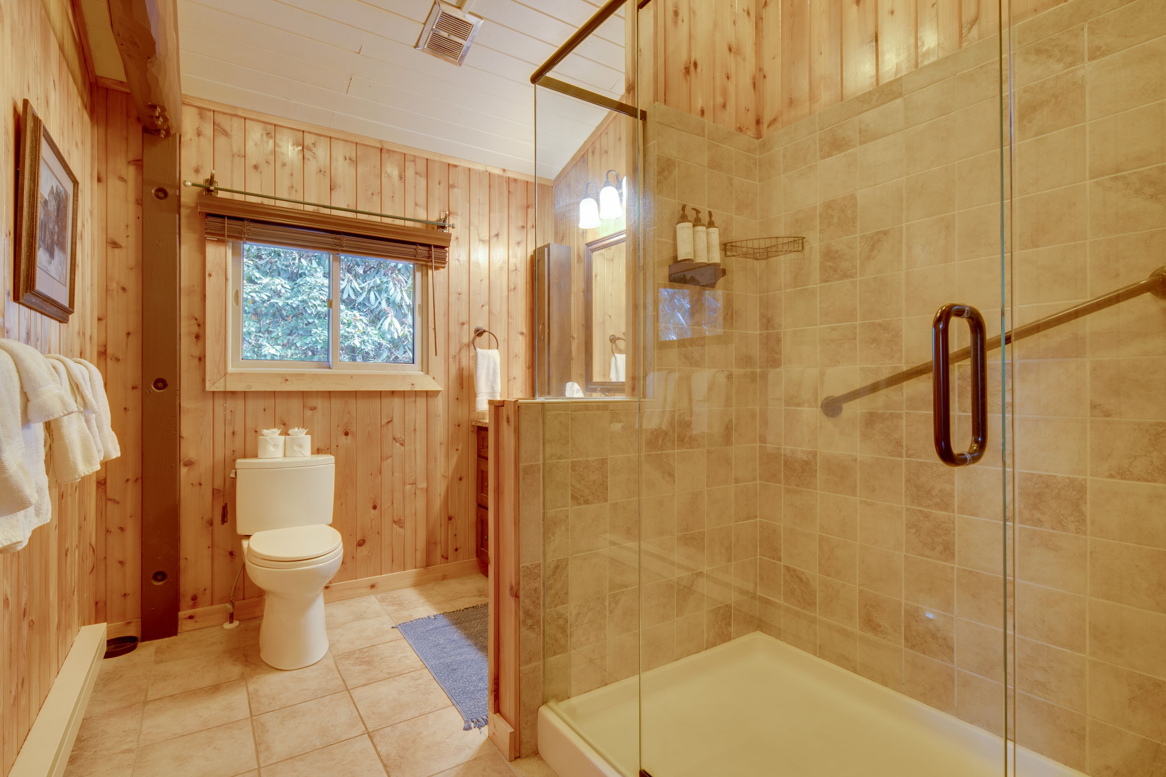 Full Bathroom | Main Floor