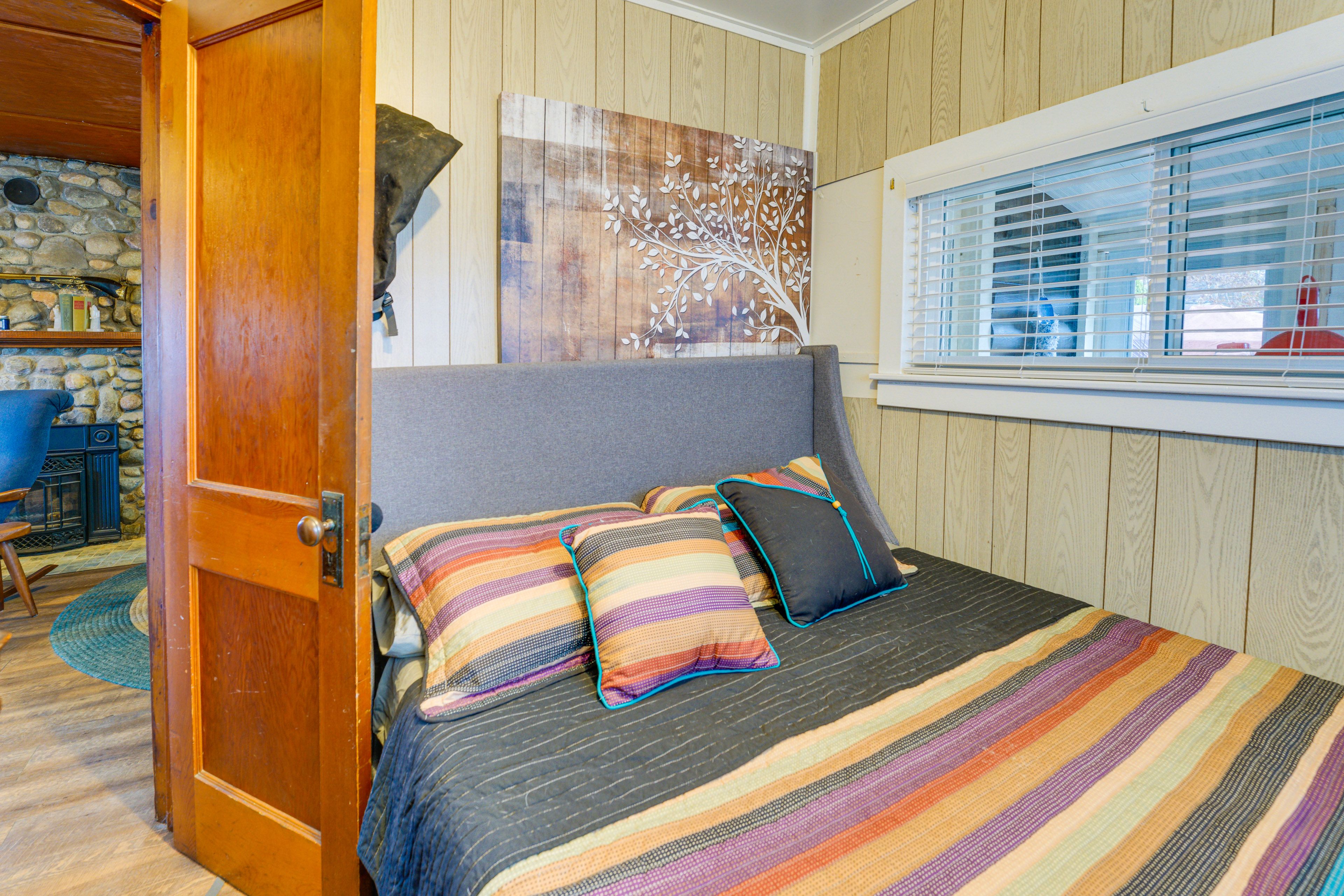 Bedroom 2 | Queen Bed