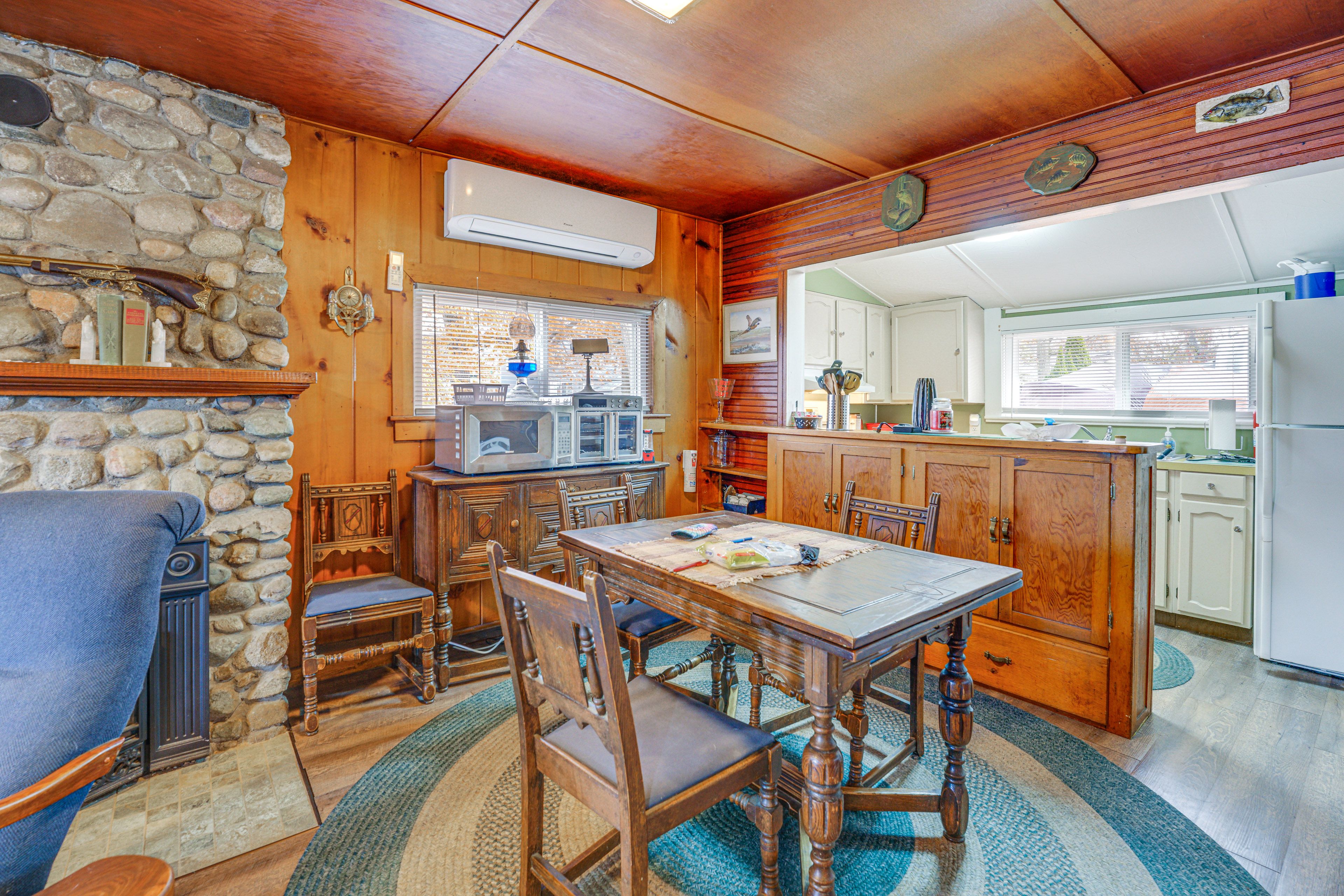 Dining Area | Dishware & Flatware