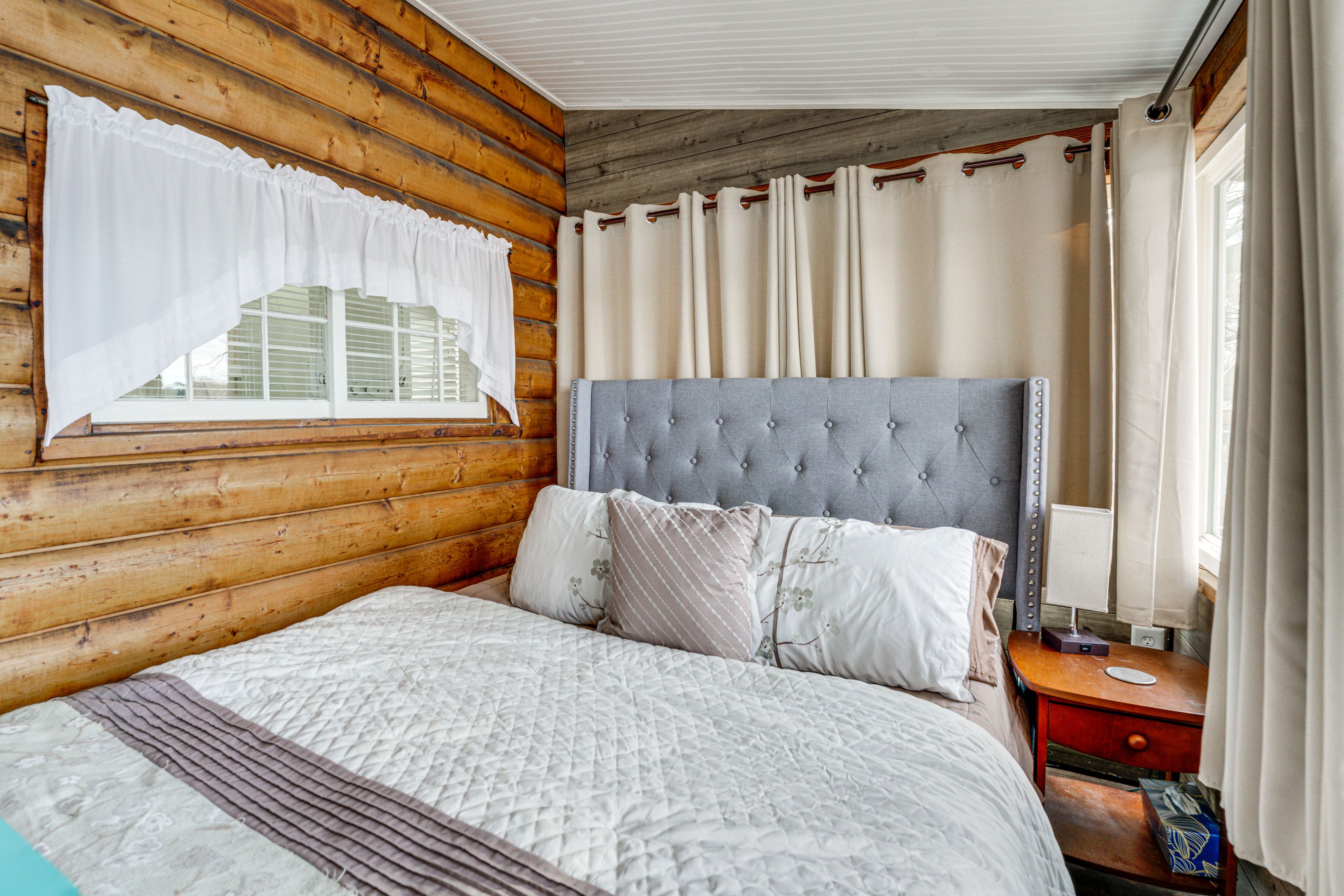 Bedroom 1 | Queen Bed | Linens Provided