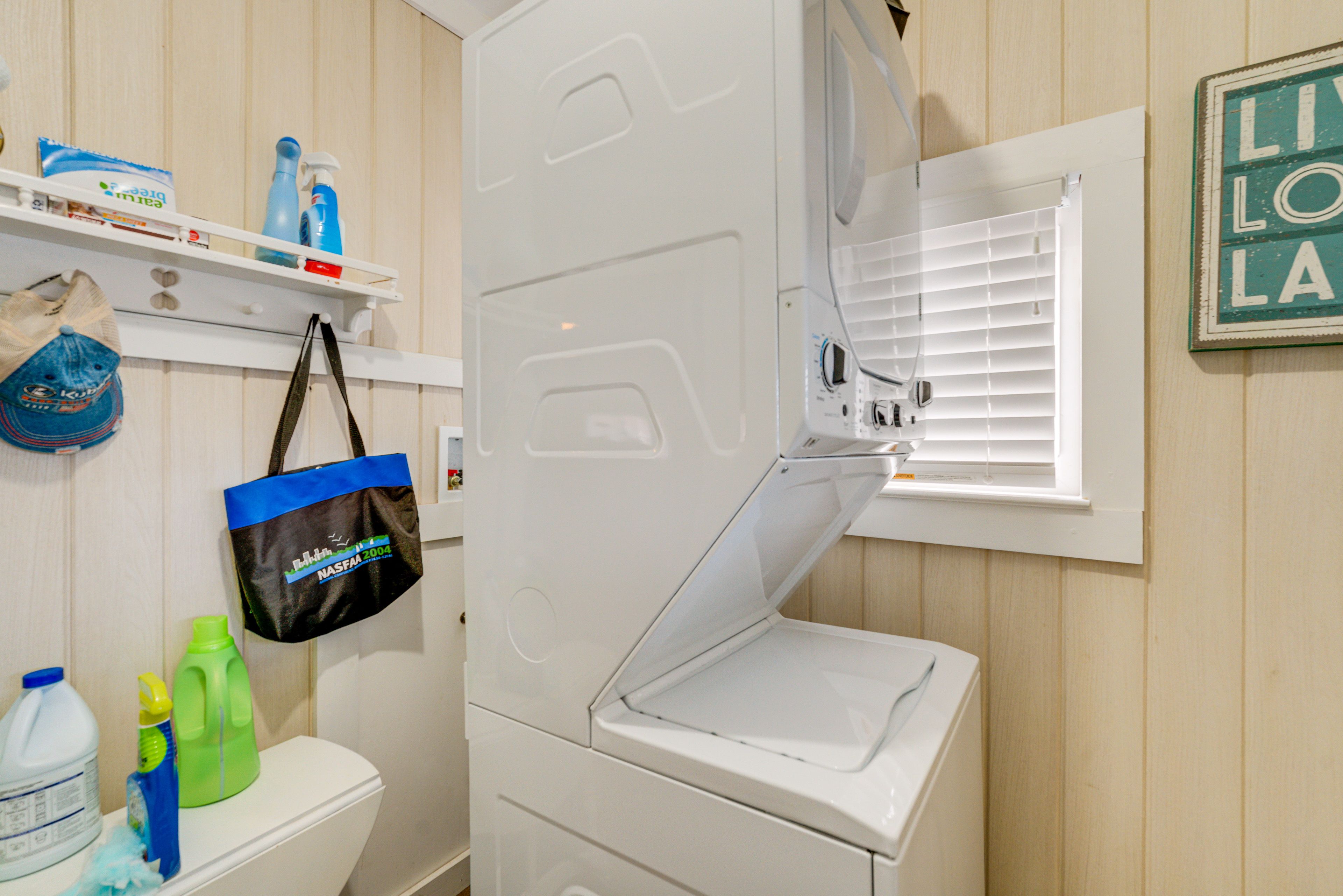 Laundry Room | Washer & Dryer