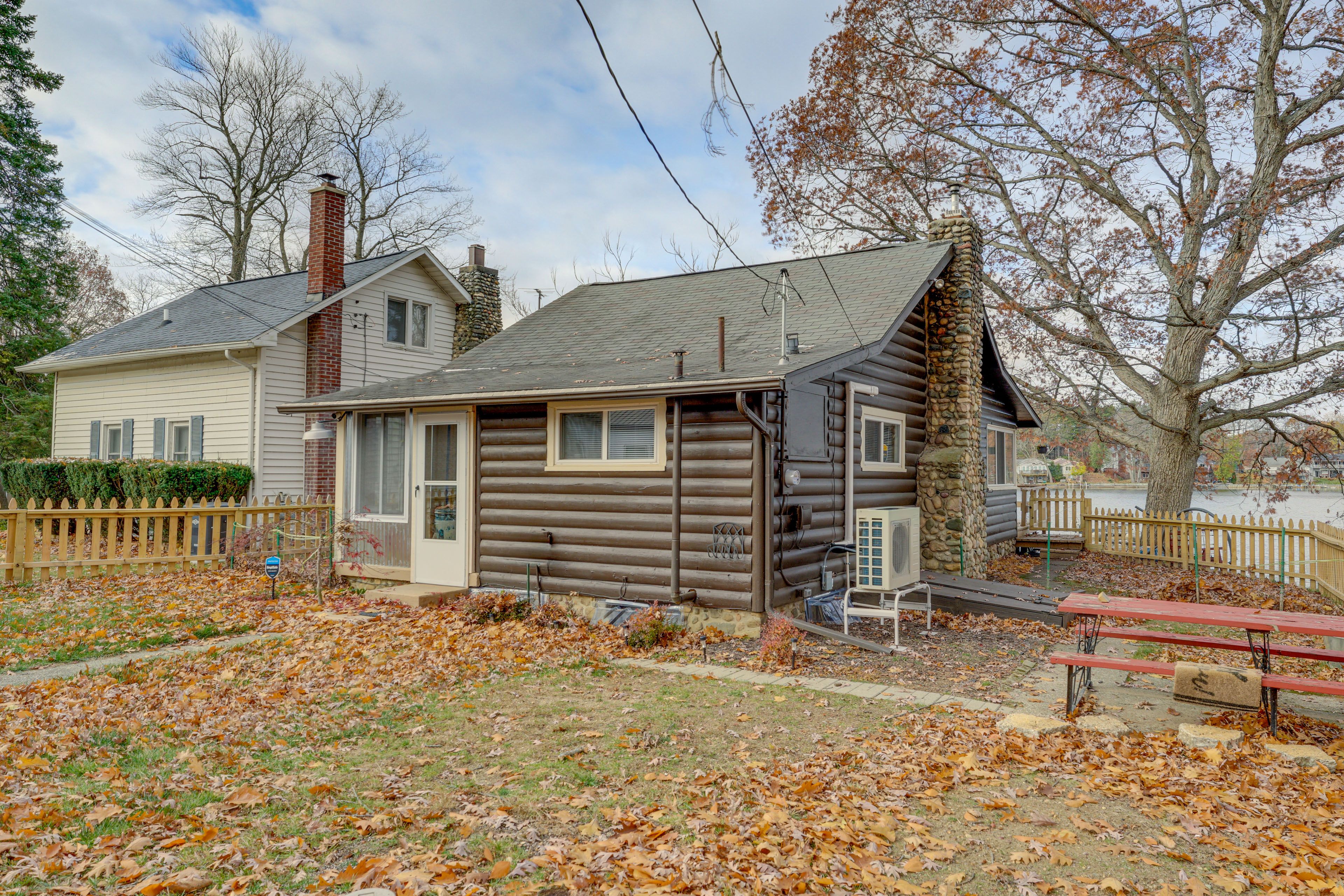 Parking | Driveway (3 Vehicles)