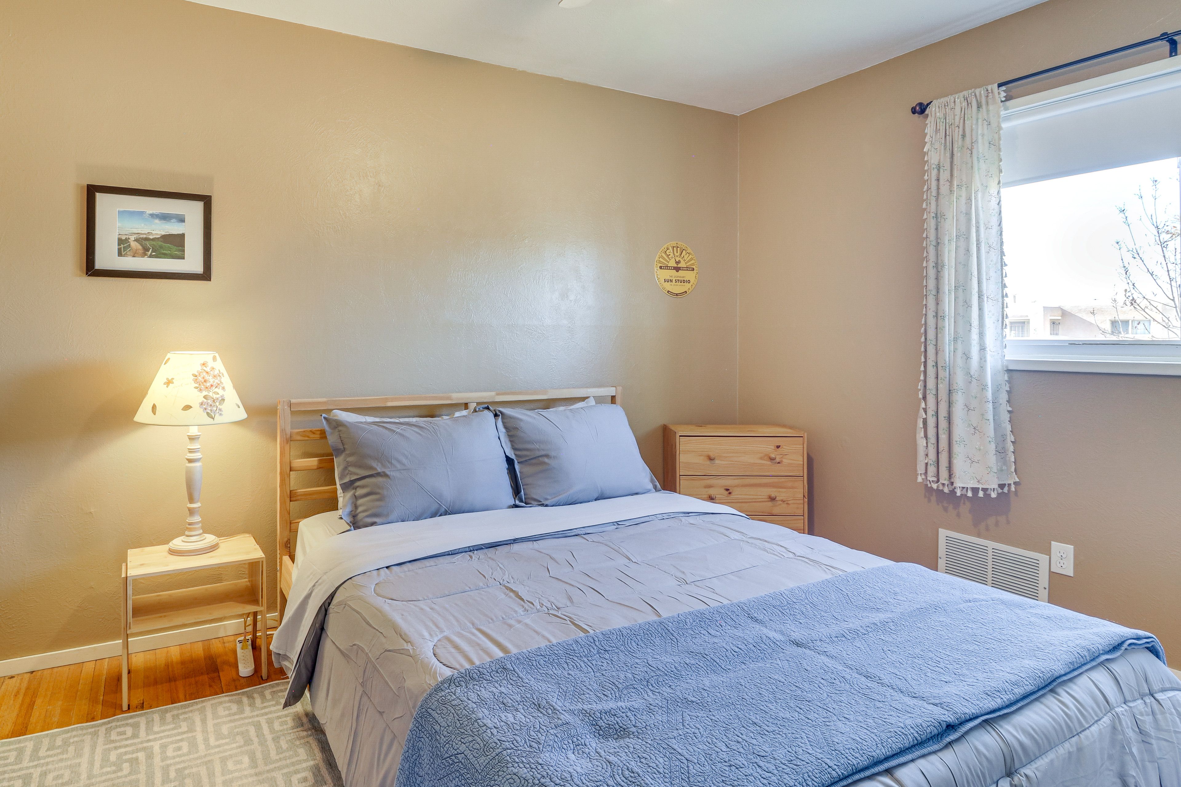 Bedroom 2 | Queen Bed