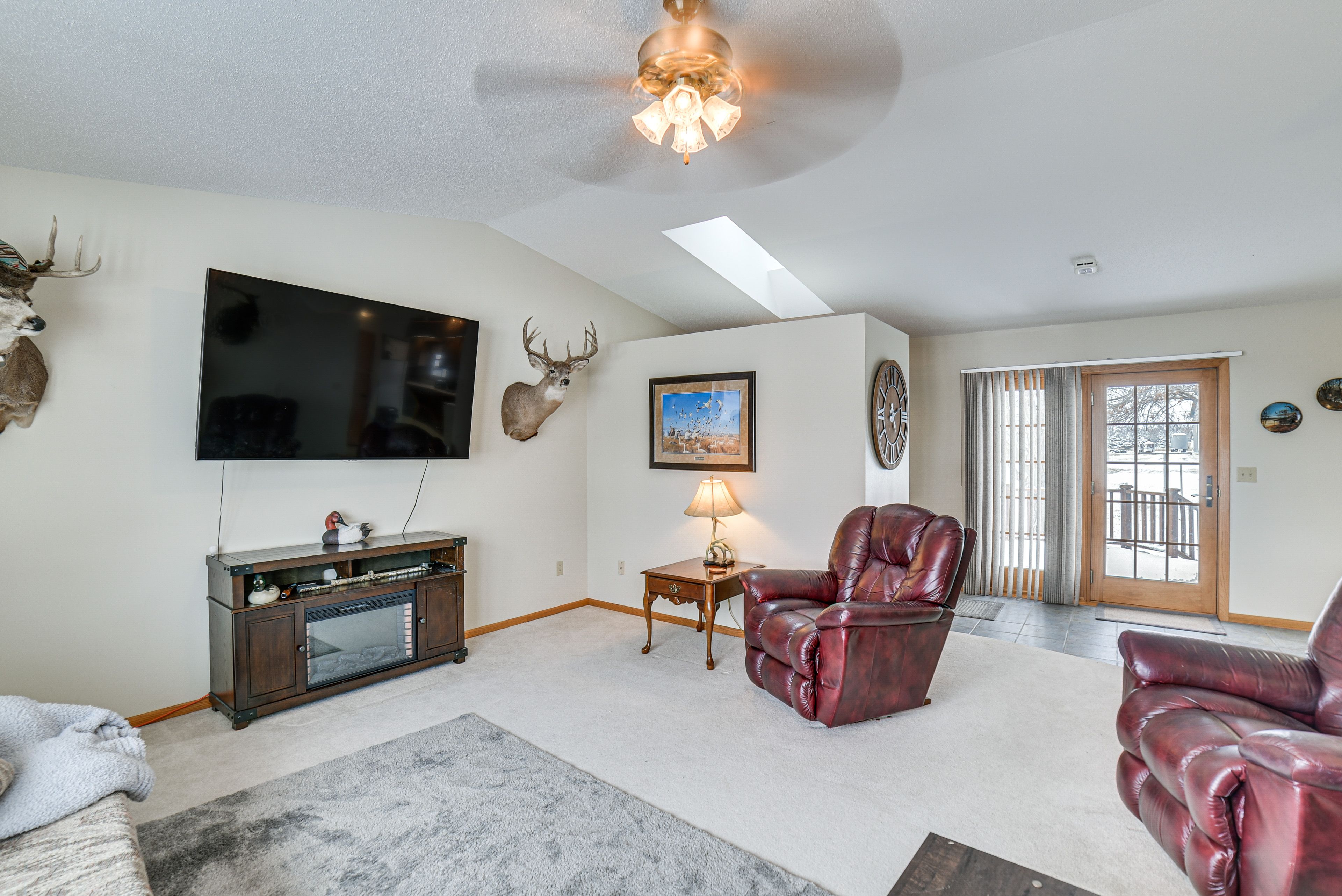 Living Room | 1st Floor | Full Sleeper Sofa | Smart TV | Fireplace