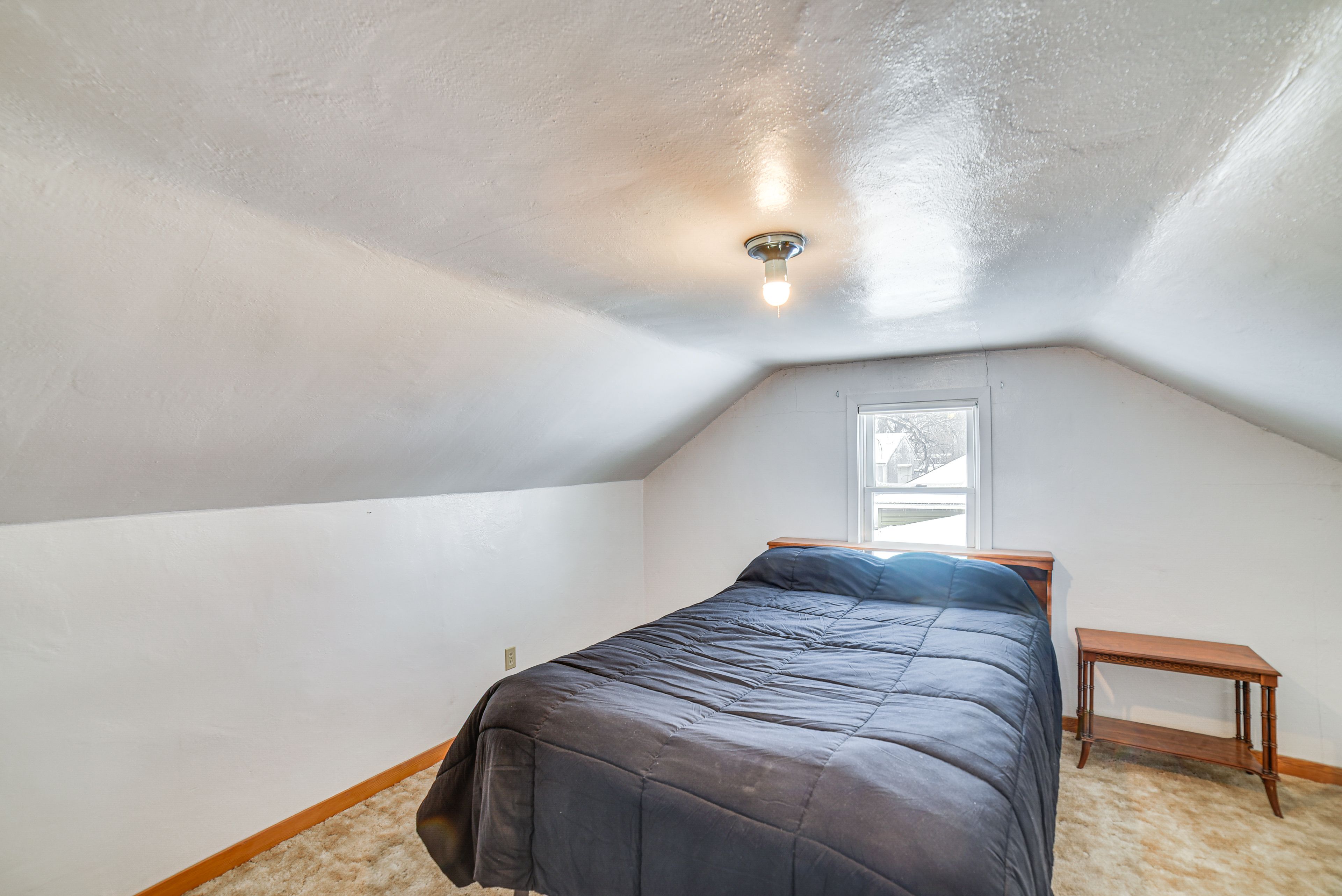 Bedroom 3 | 2nd Floor | Queen Bed