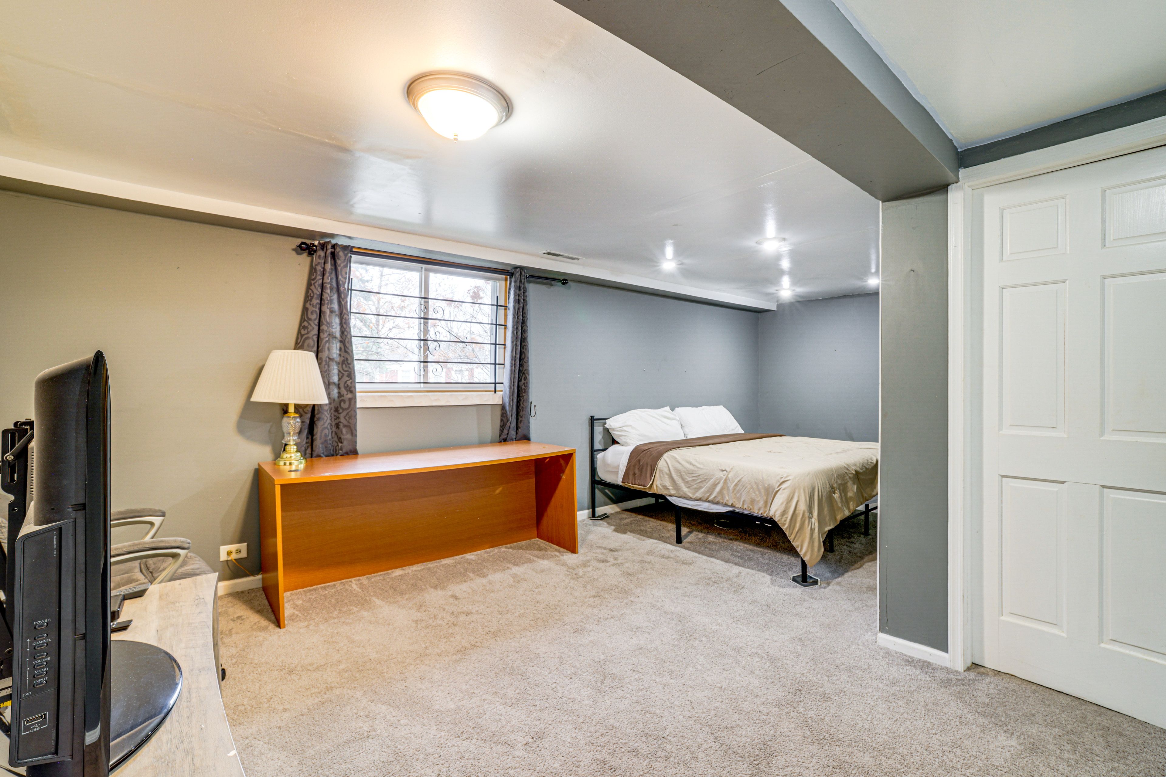 Bedroom 1 | 1st Floor | King Bed