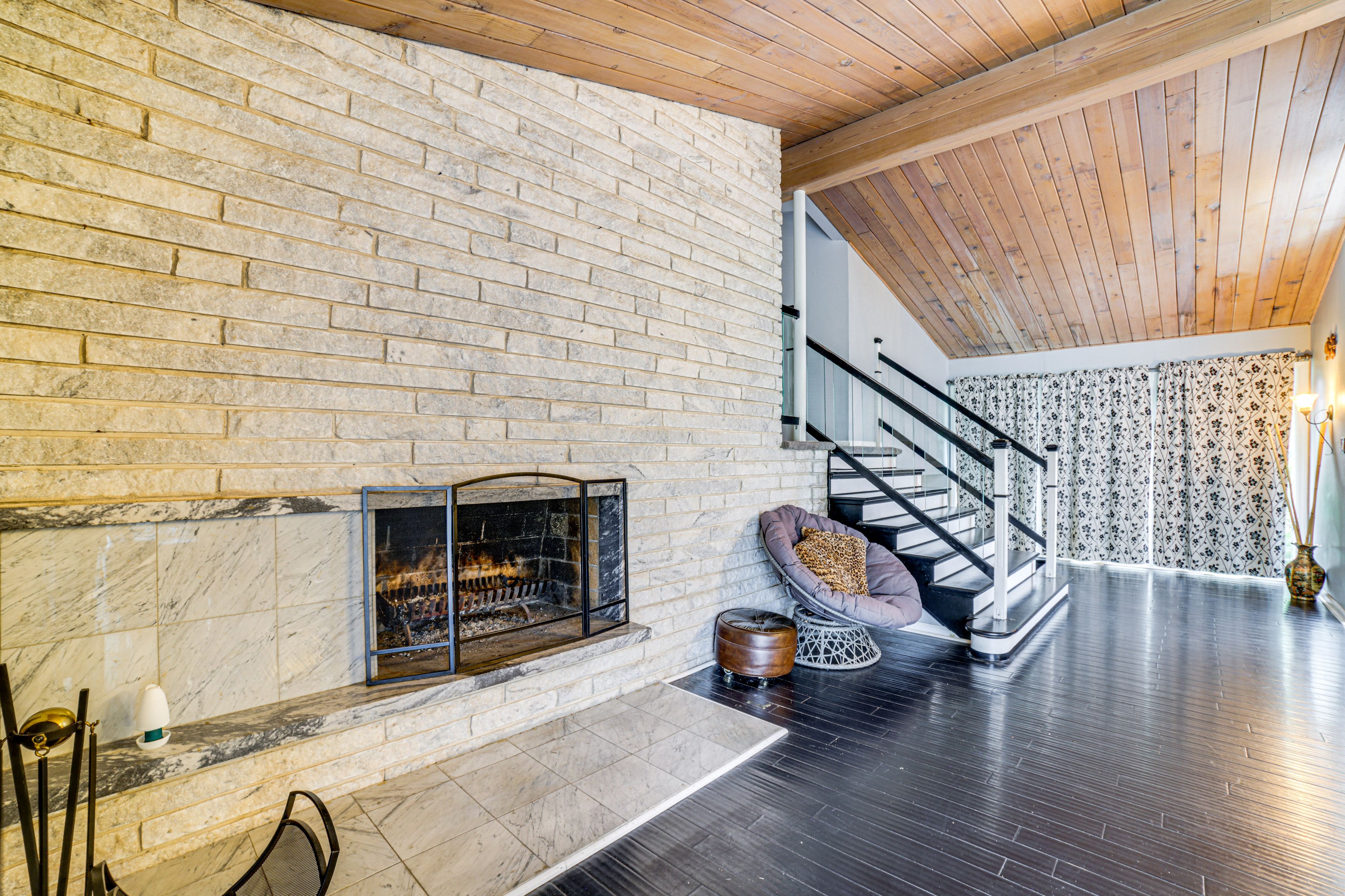 Living Room | 2nd Floor