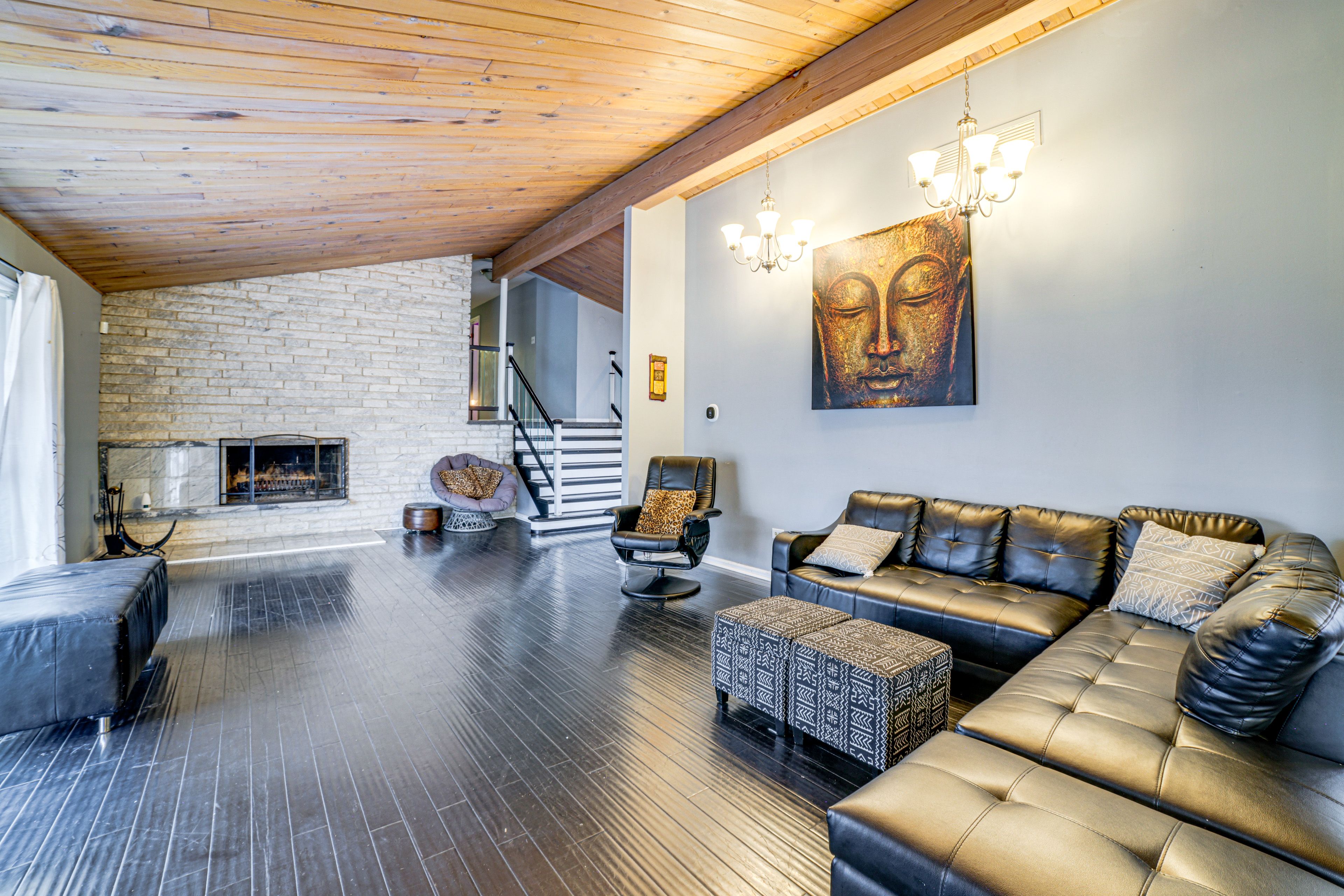 Olympia Fields Vacation Rental | 4BR | 4.5BA | 3,200 Sq Ft | Stairs Required