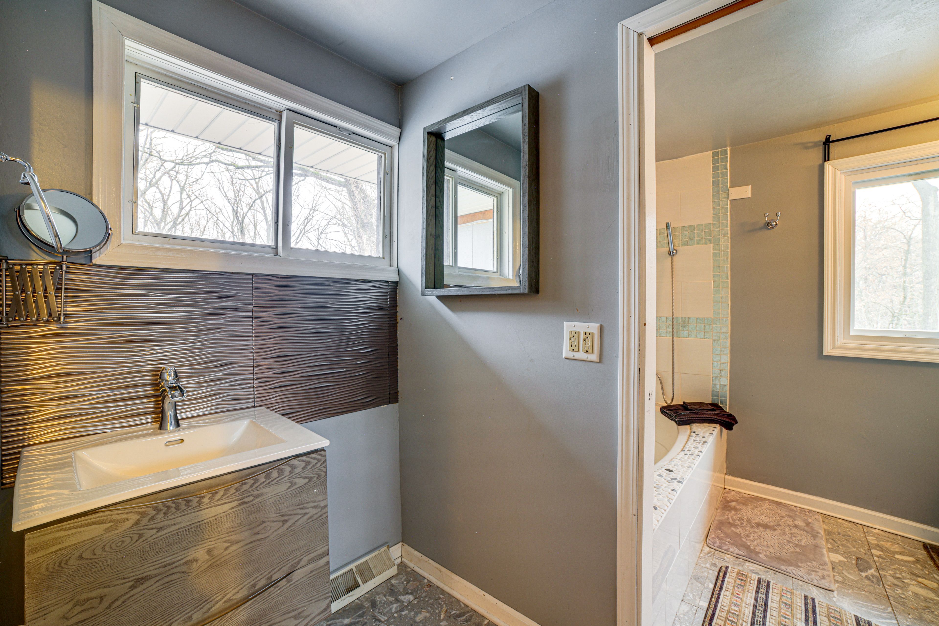 Full Bathroom | 3rd Floor