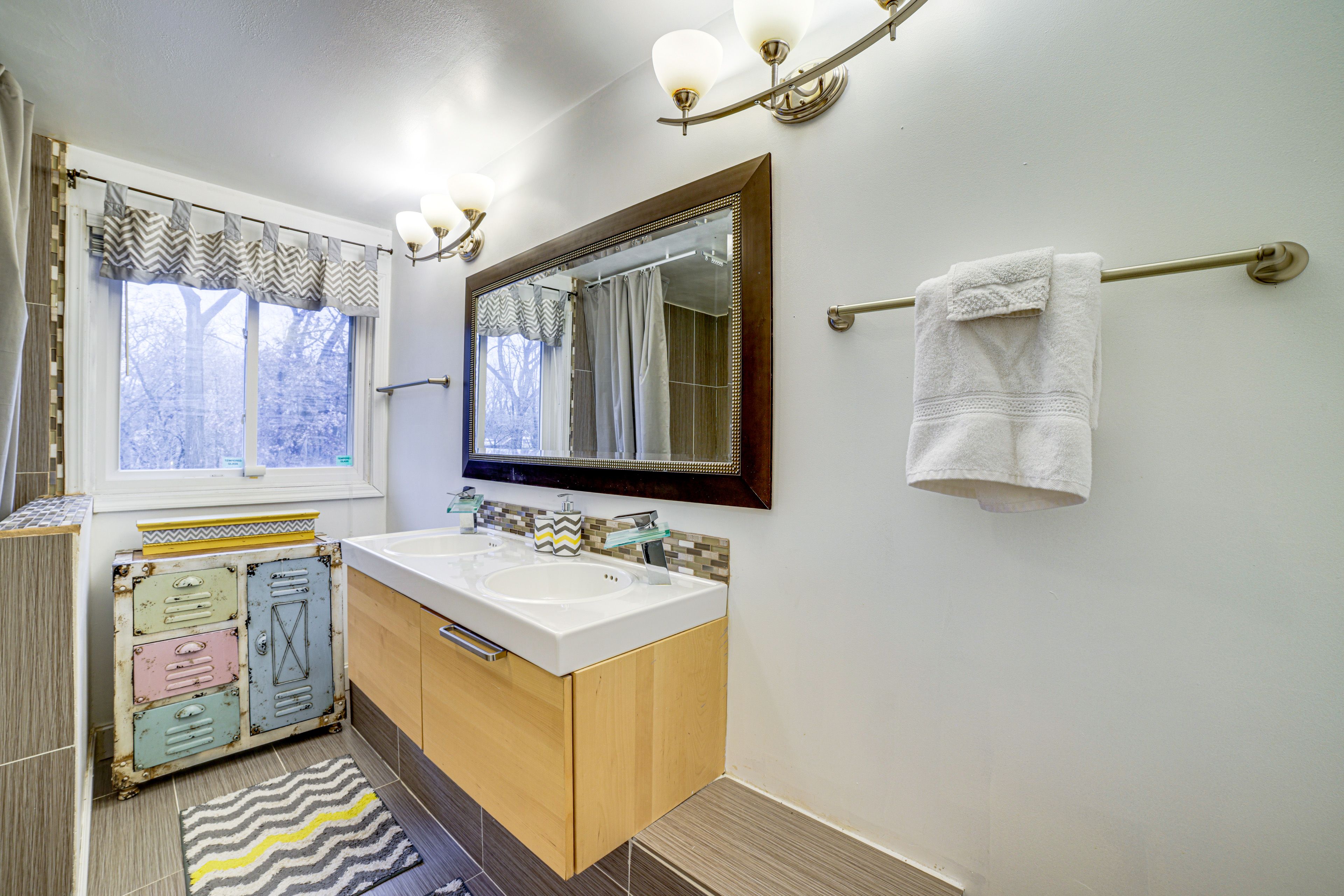 Full Bathroom | 3rd Floor