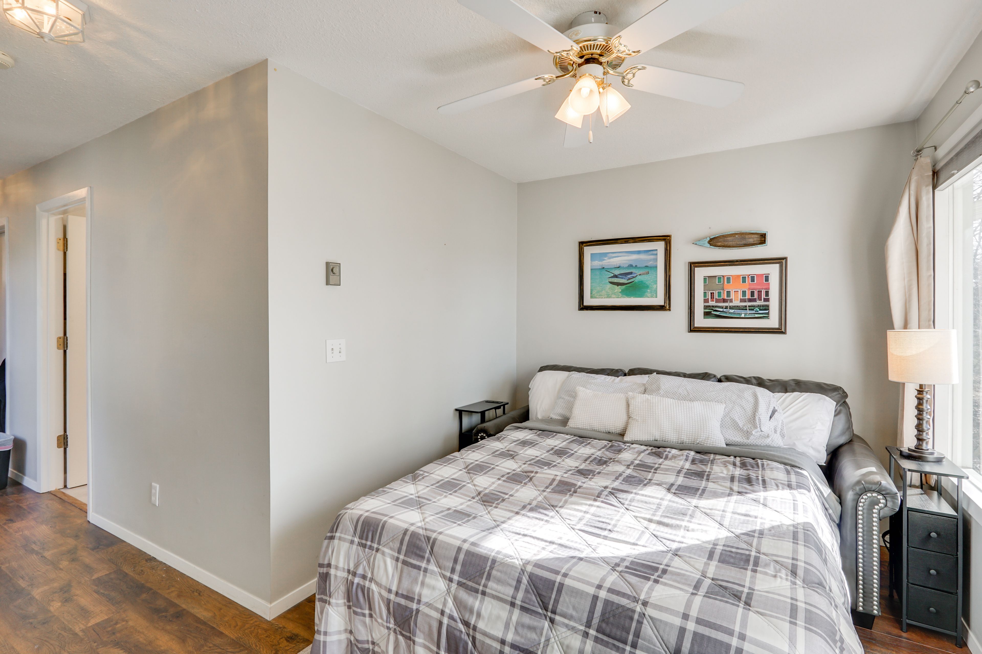 Loft | Queen Sleeper Sofa | Laptop Workspace | Free WiFi | 2nd Floor