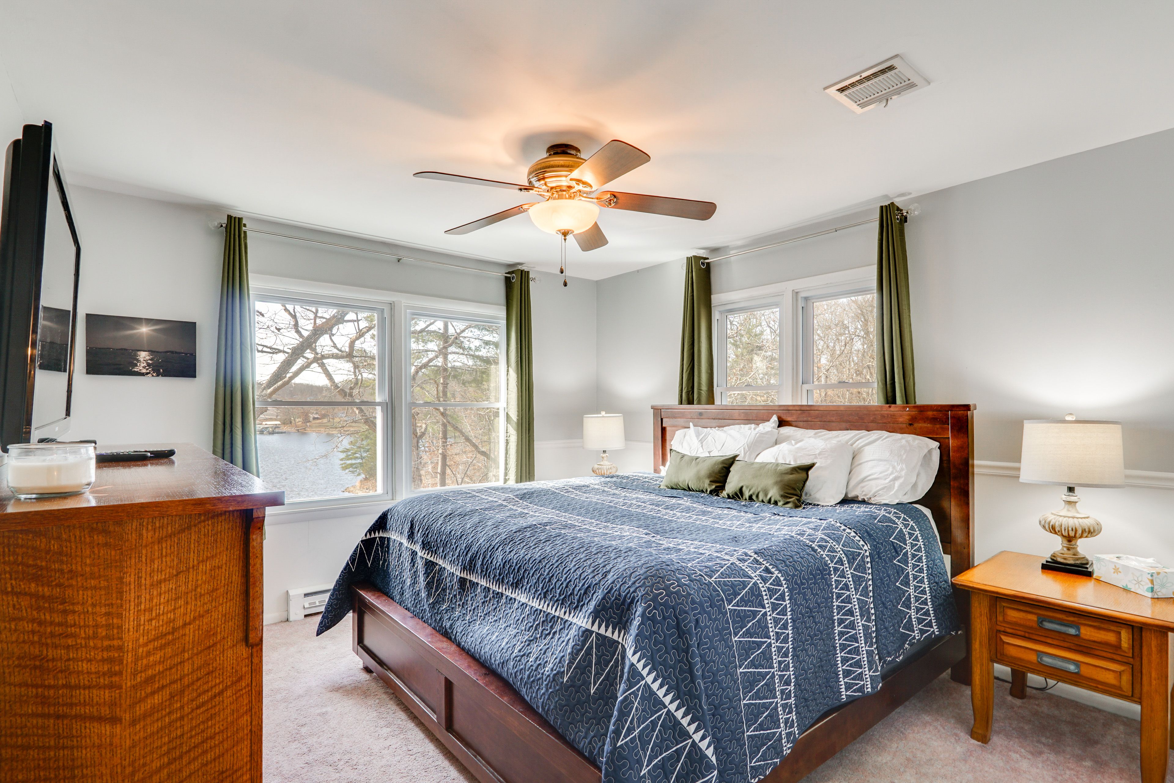 Bedroom 1 | King Bed | TV | 2nd Floor