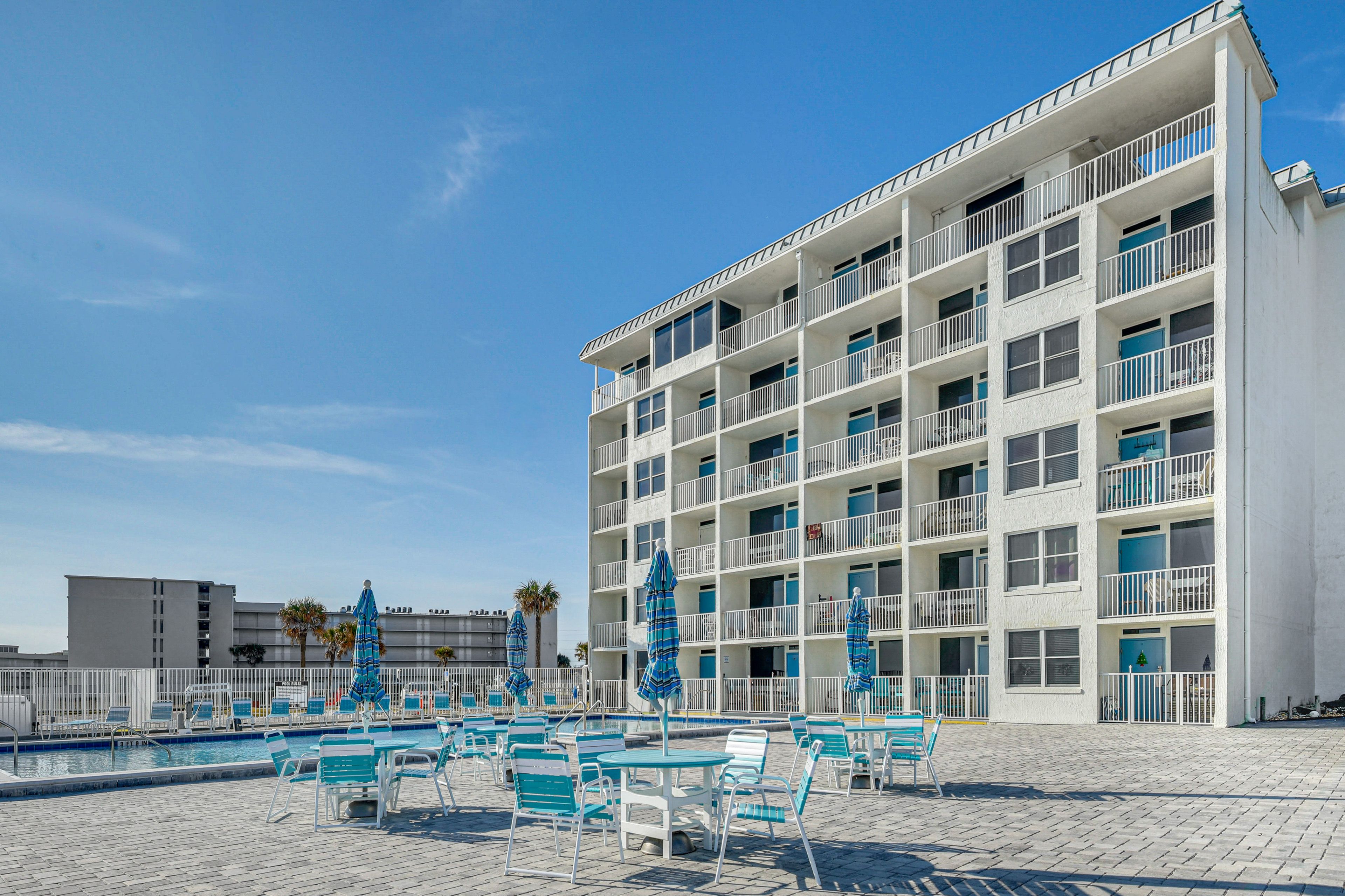 Exterior | Parking | Community Lot (2 Vehicles)