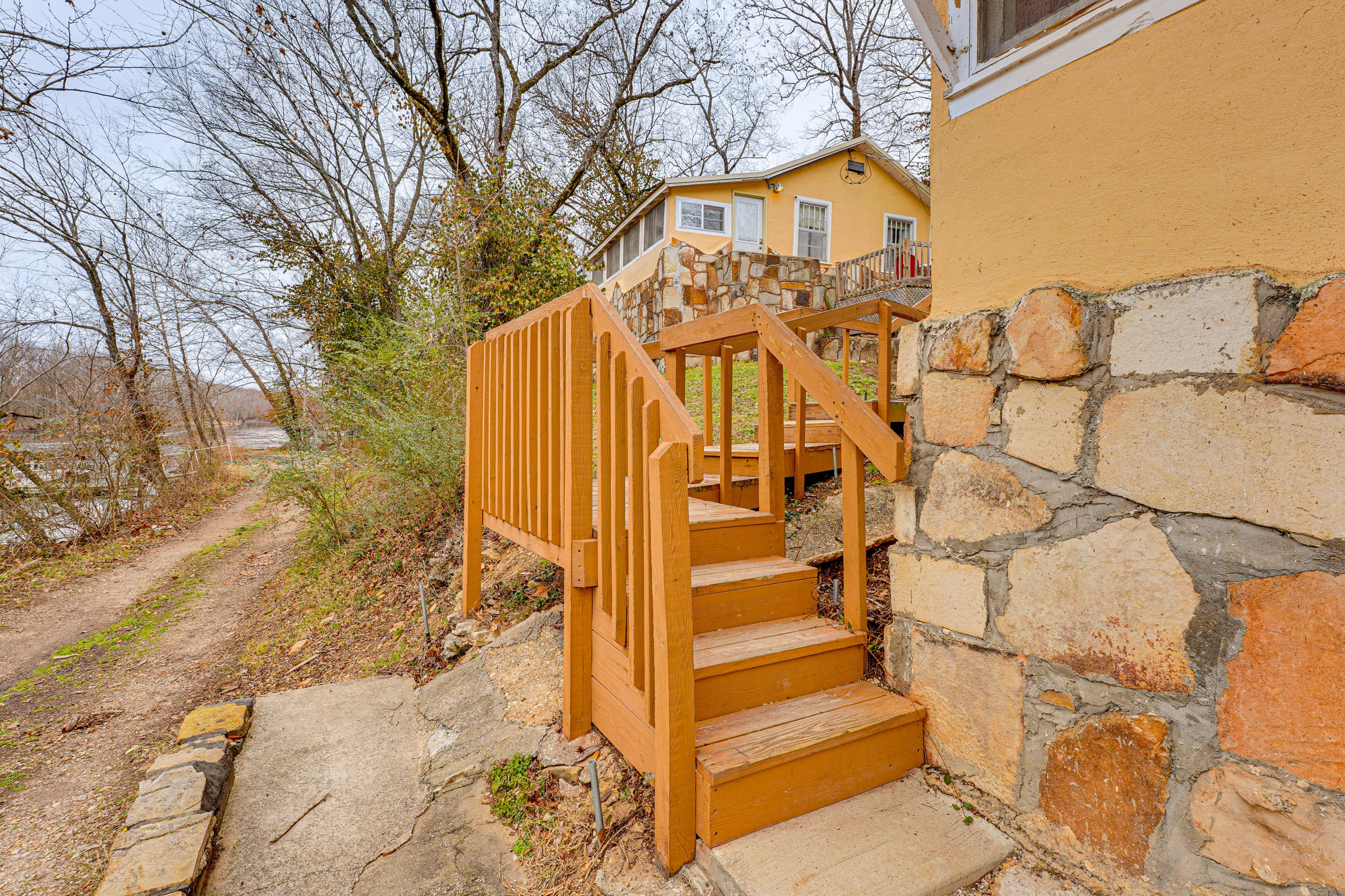 Parking | Driveway (1 Vehicle) | Public Parking (1 Vehicle) | Street (1 Vehicle)