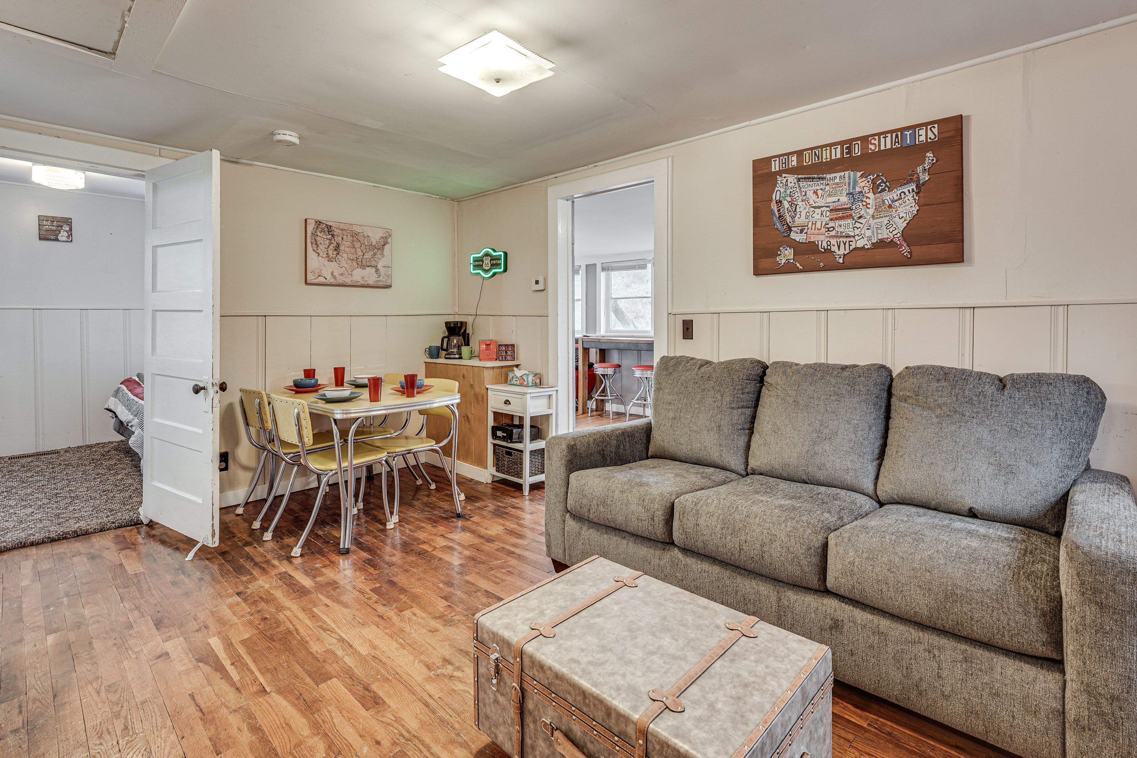 Living Room | Dining Area