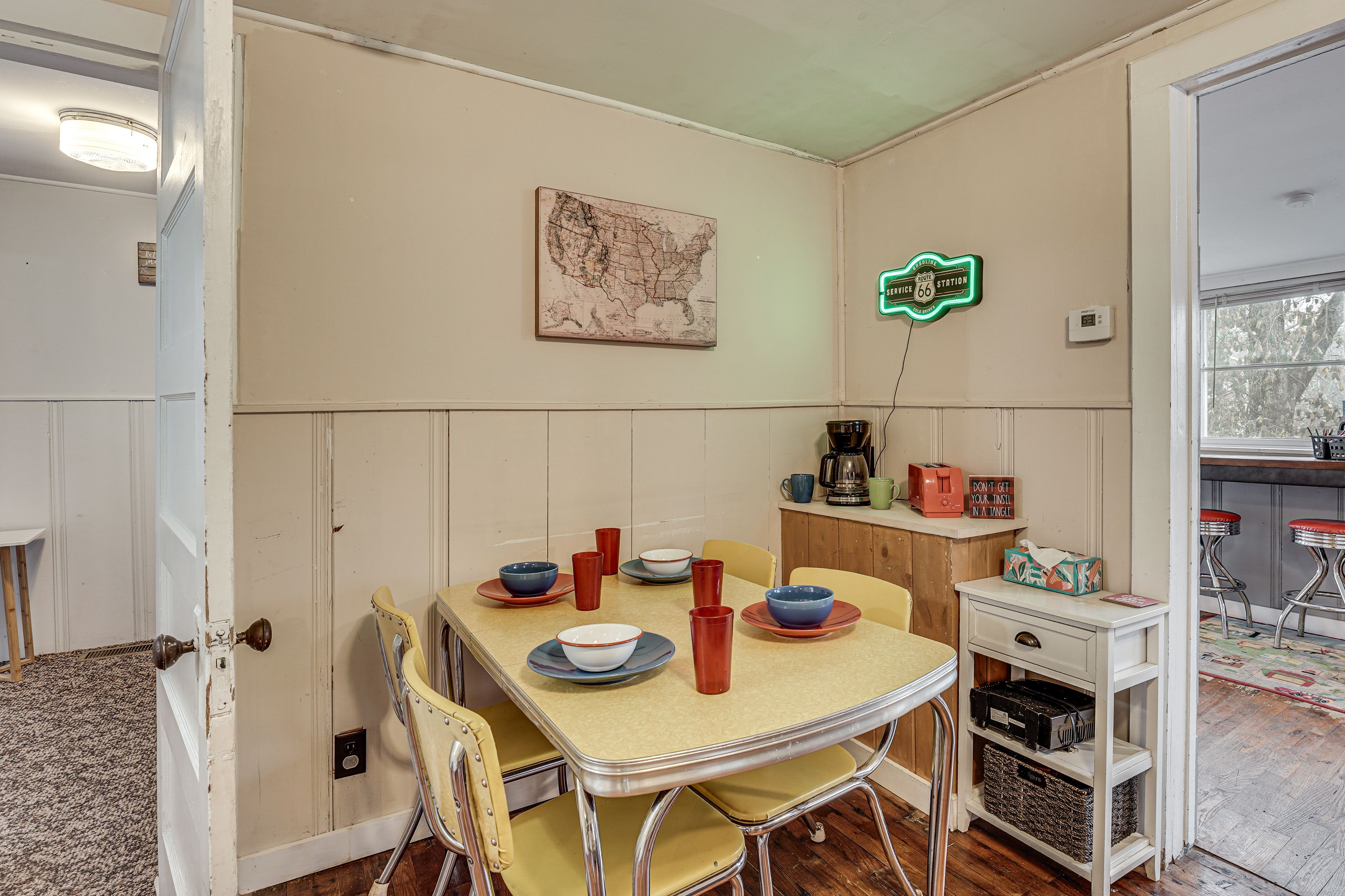 Dining Area | Dishware & Flatware