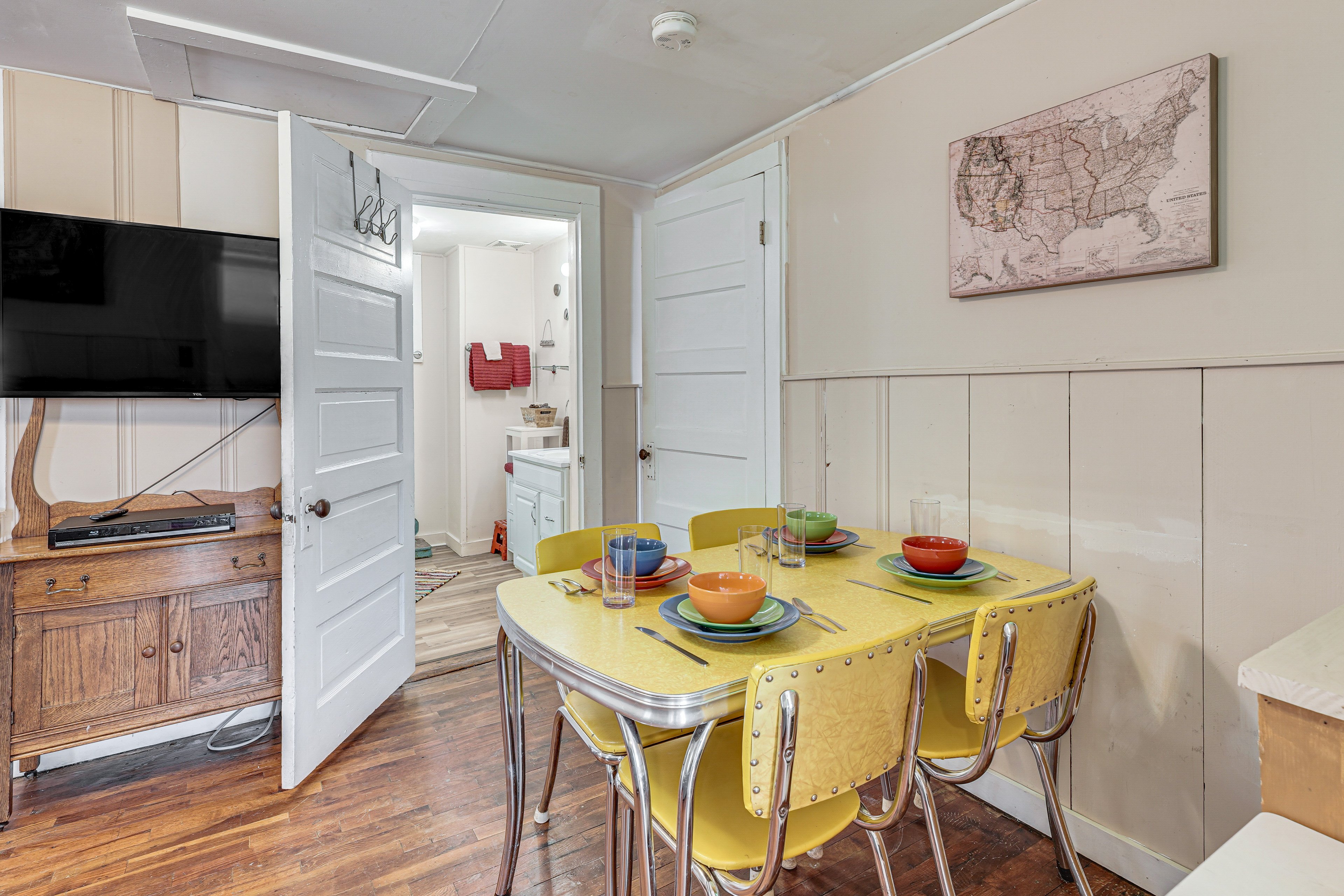 Dining Area | Dishware & Flatware