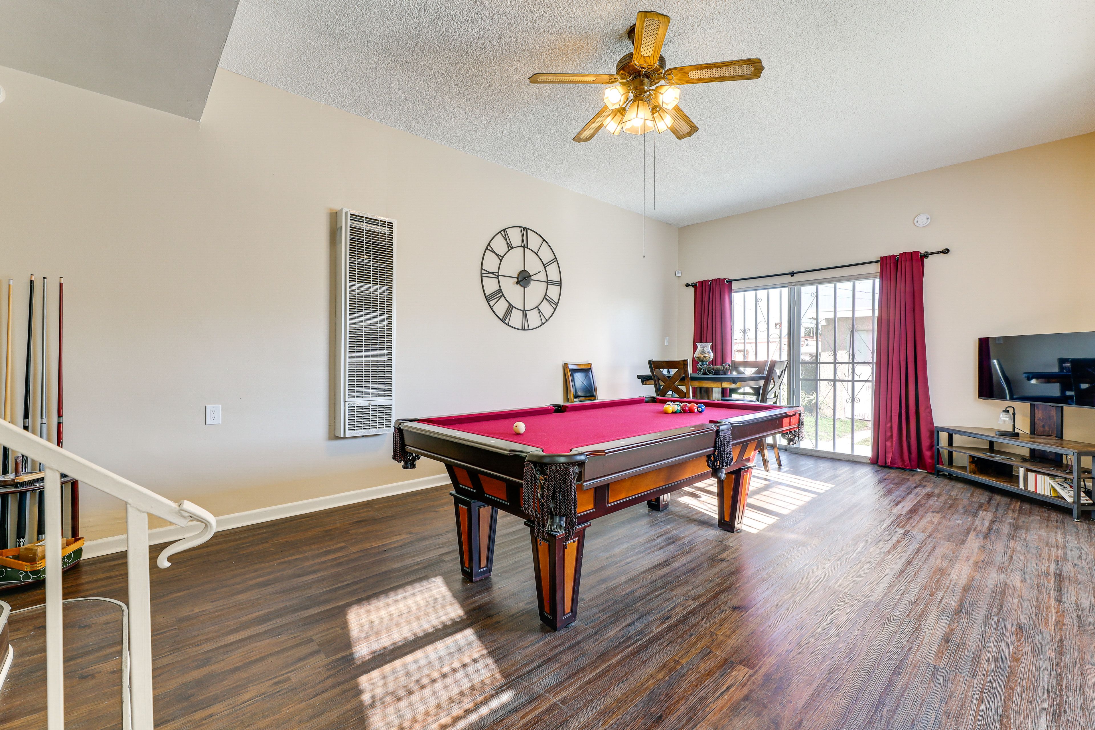 Game Room | Pool Table | Smart TV | Video Game Console