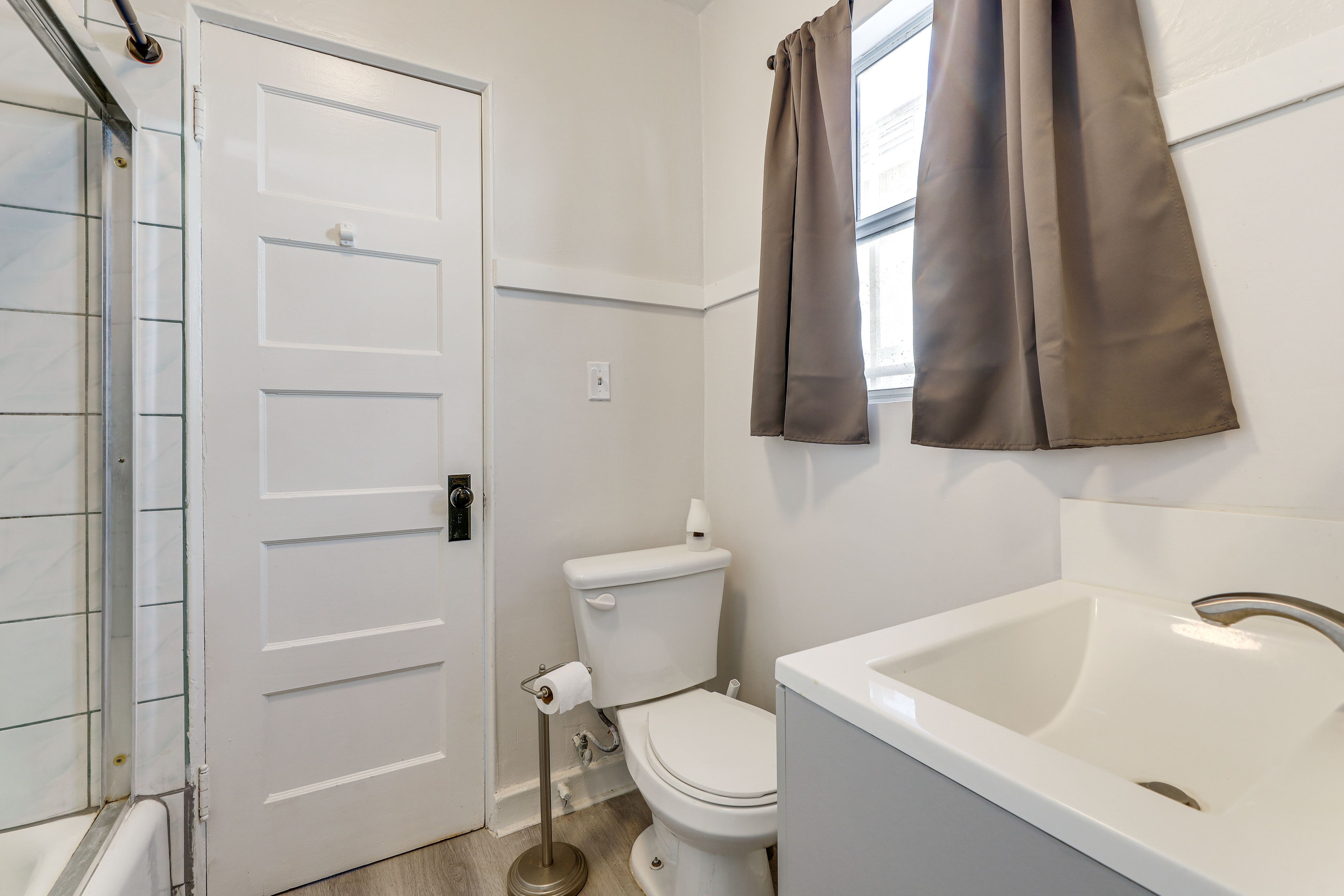 Bathroom | Bathtub/Shower