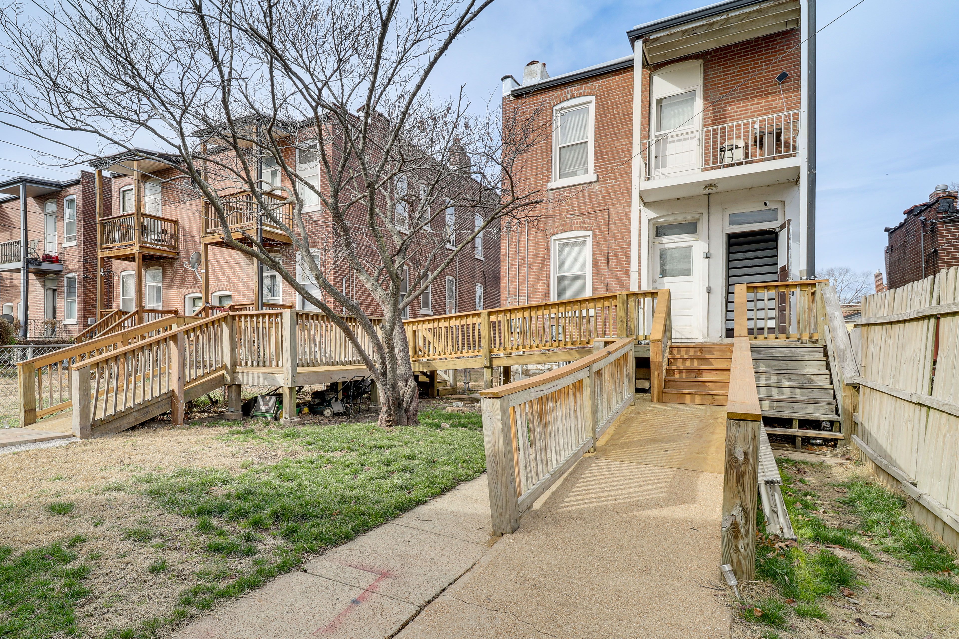 Shared Yard | Charcoal Grill