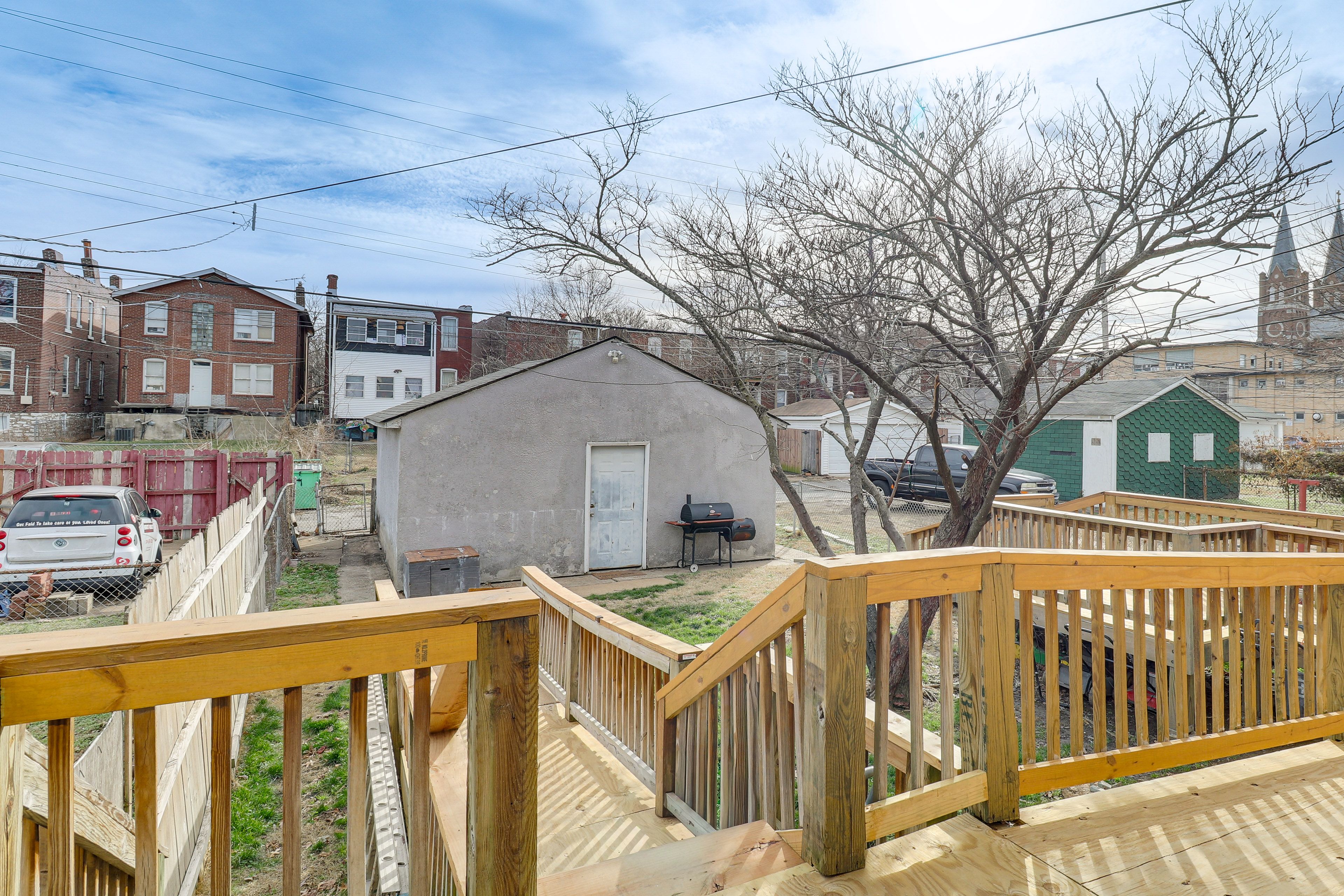 Shared Yard w/ Grill