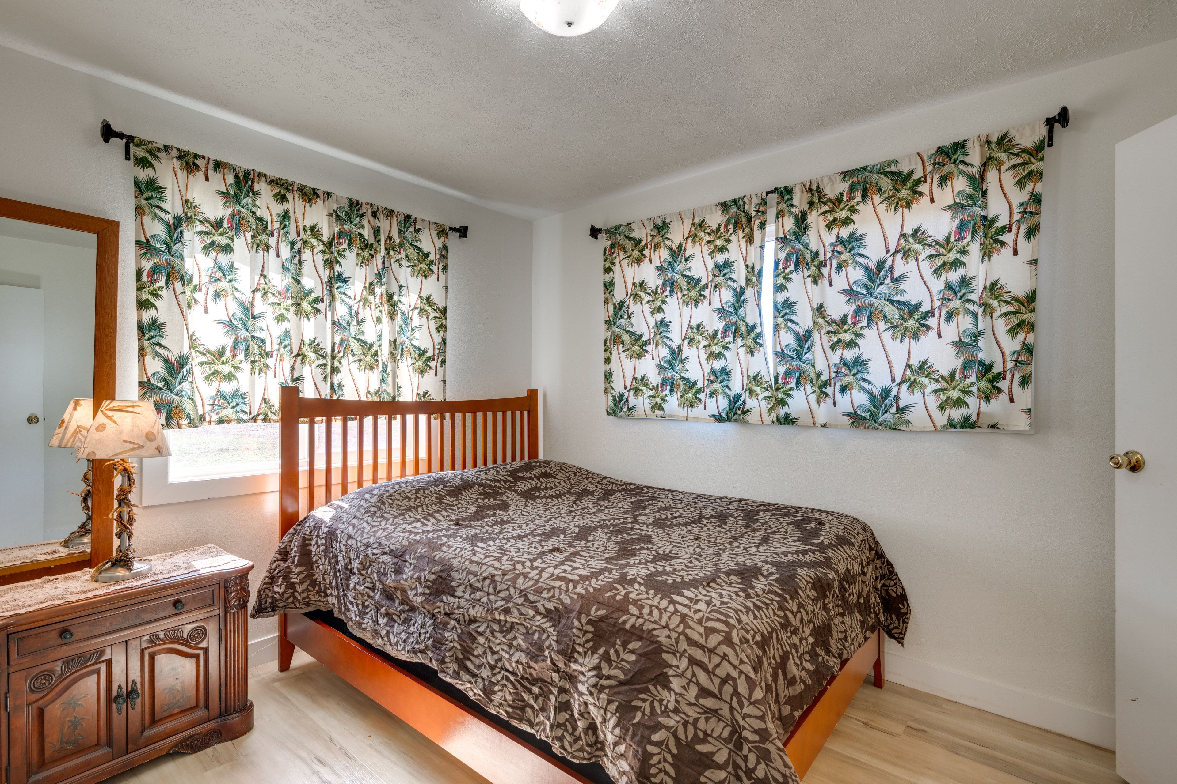 Bedroom 1 | Queen Bed | Linens Provided