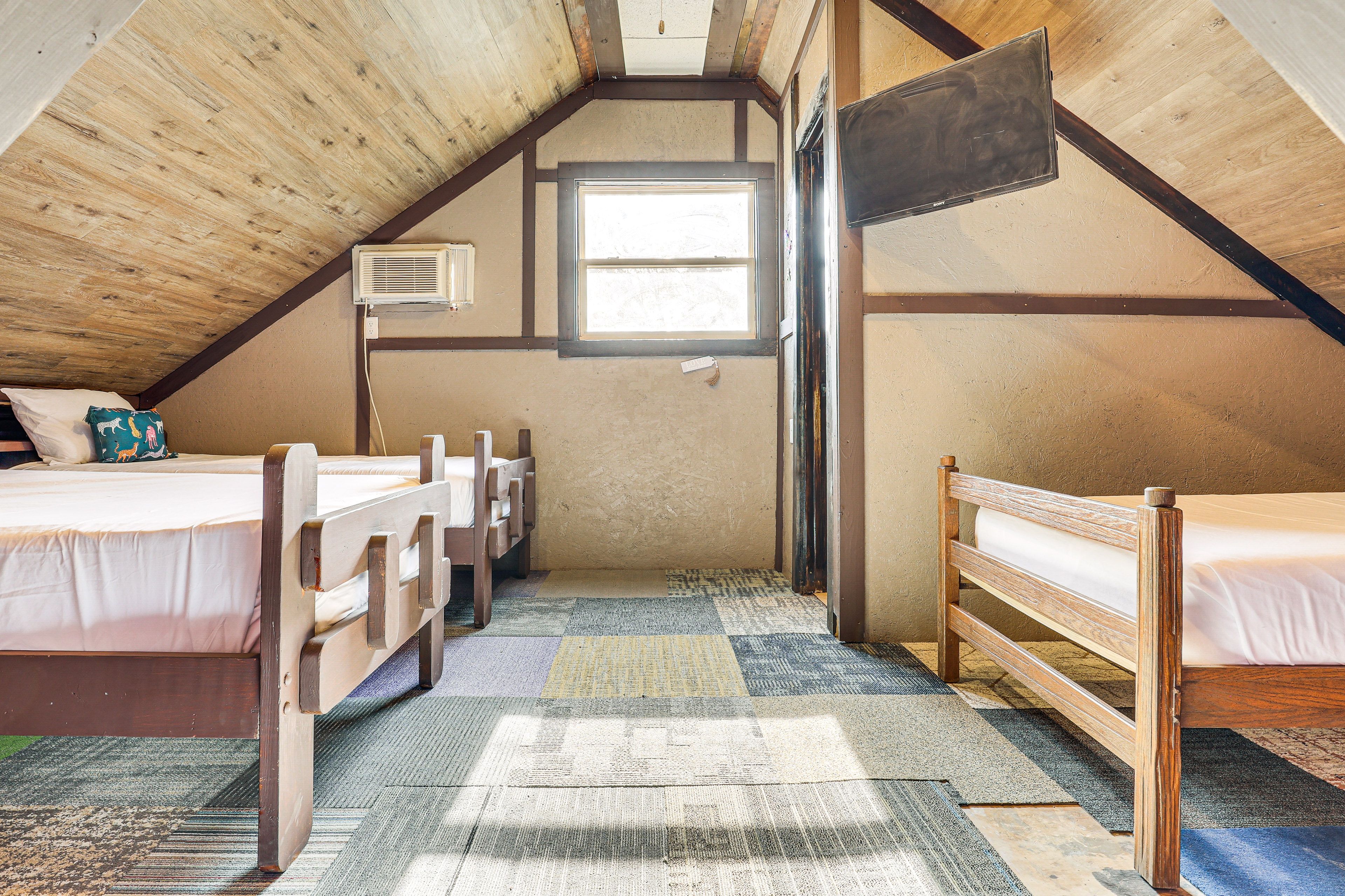 Bedroom 3 | 3 Twin Beds | 2nd Floor