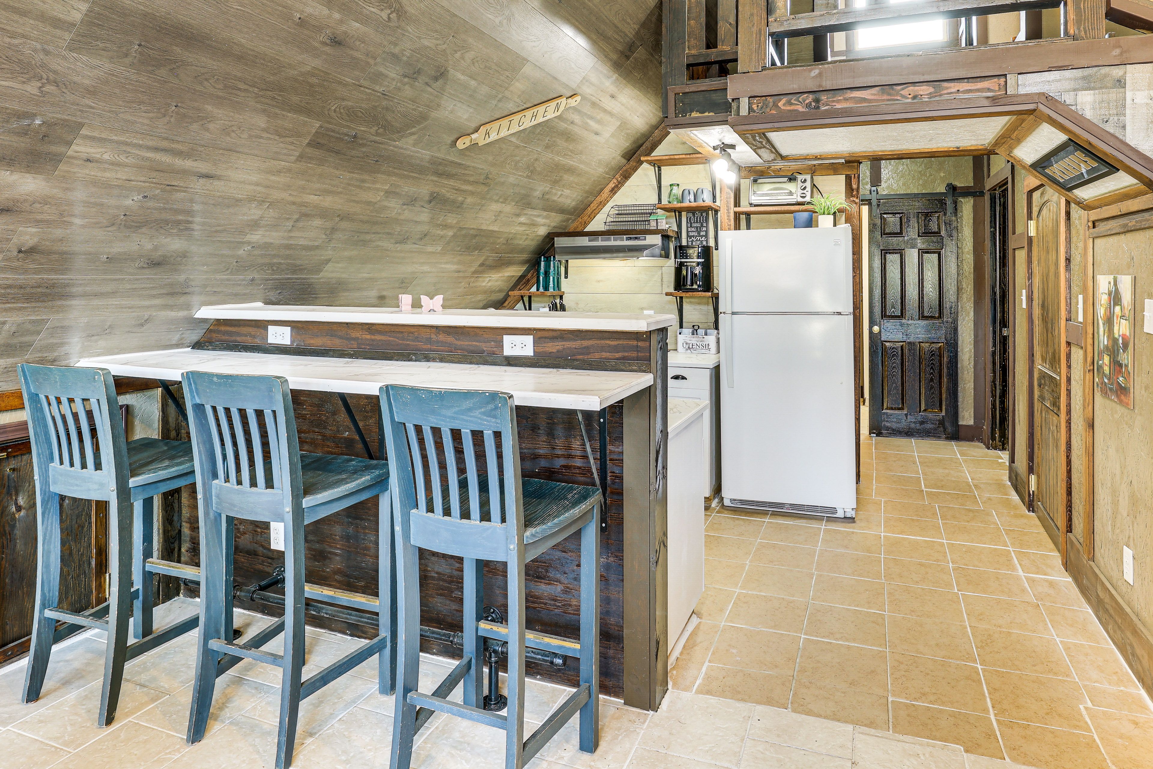 Kitchen | Breakfast Bar | 1st Floor