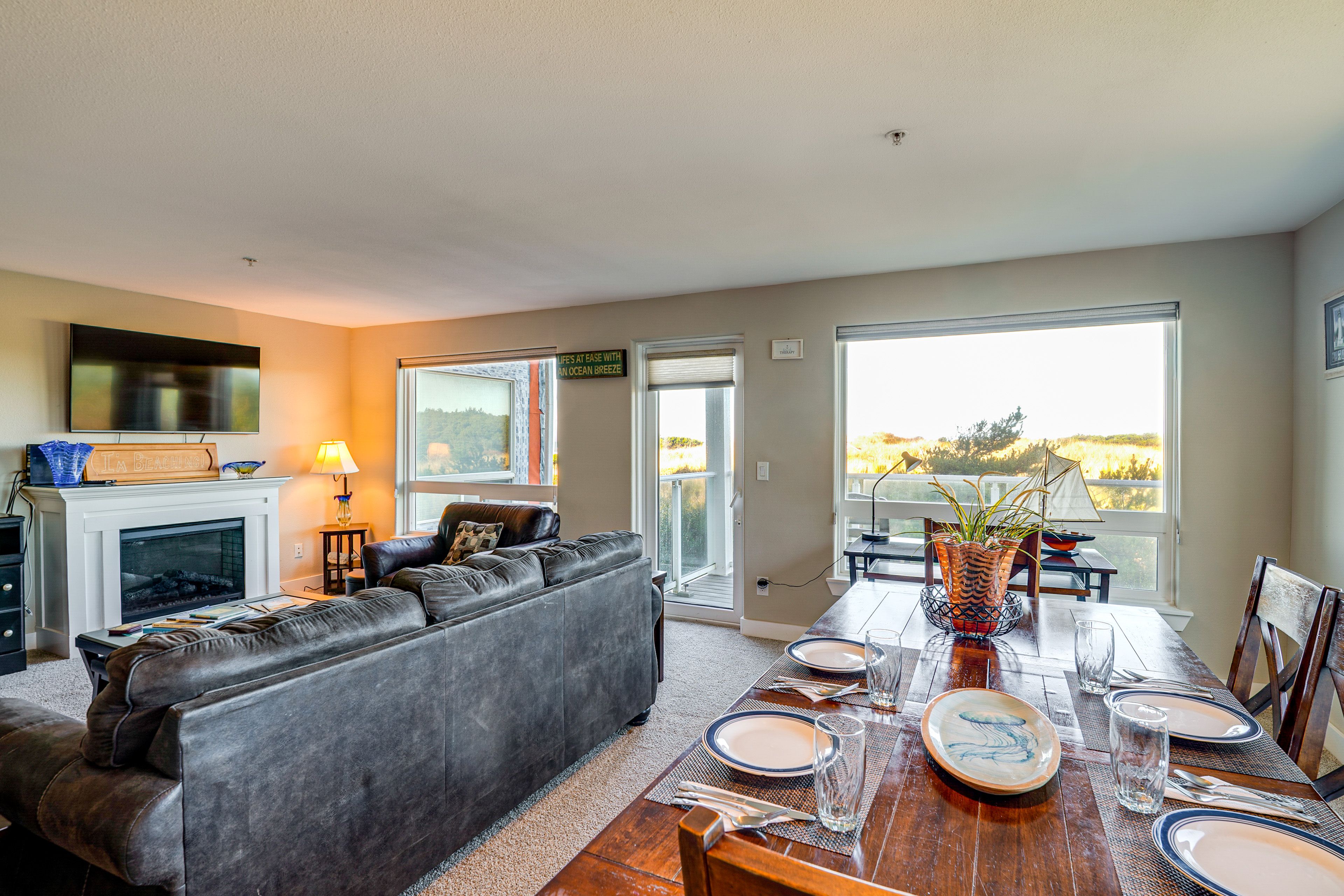 Open-Concept Living Space | Dining Area