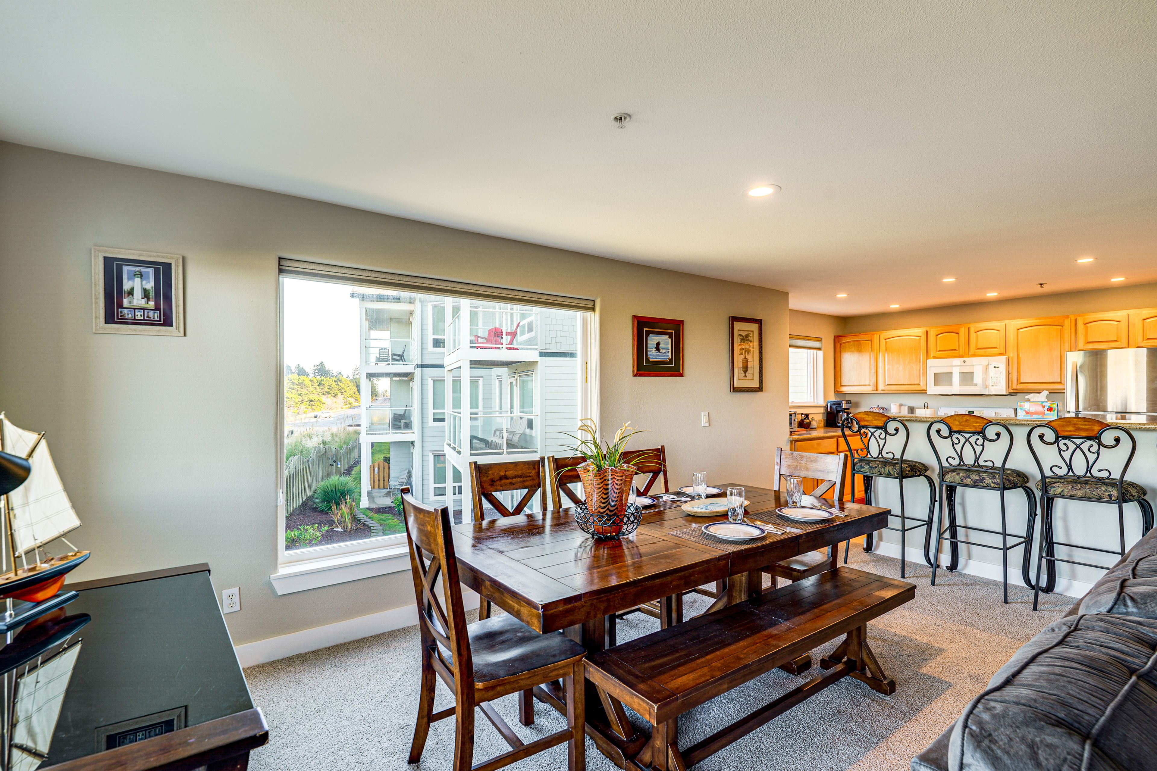 Dining Area & Kitchen | Keurig & Drip Coffee Makers