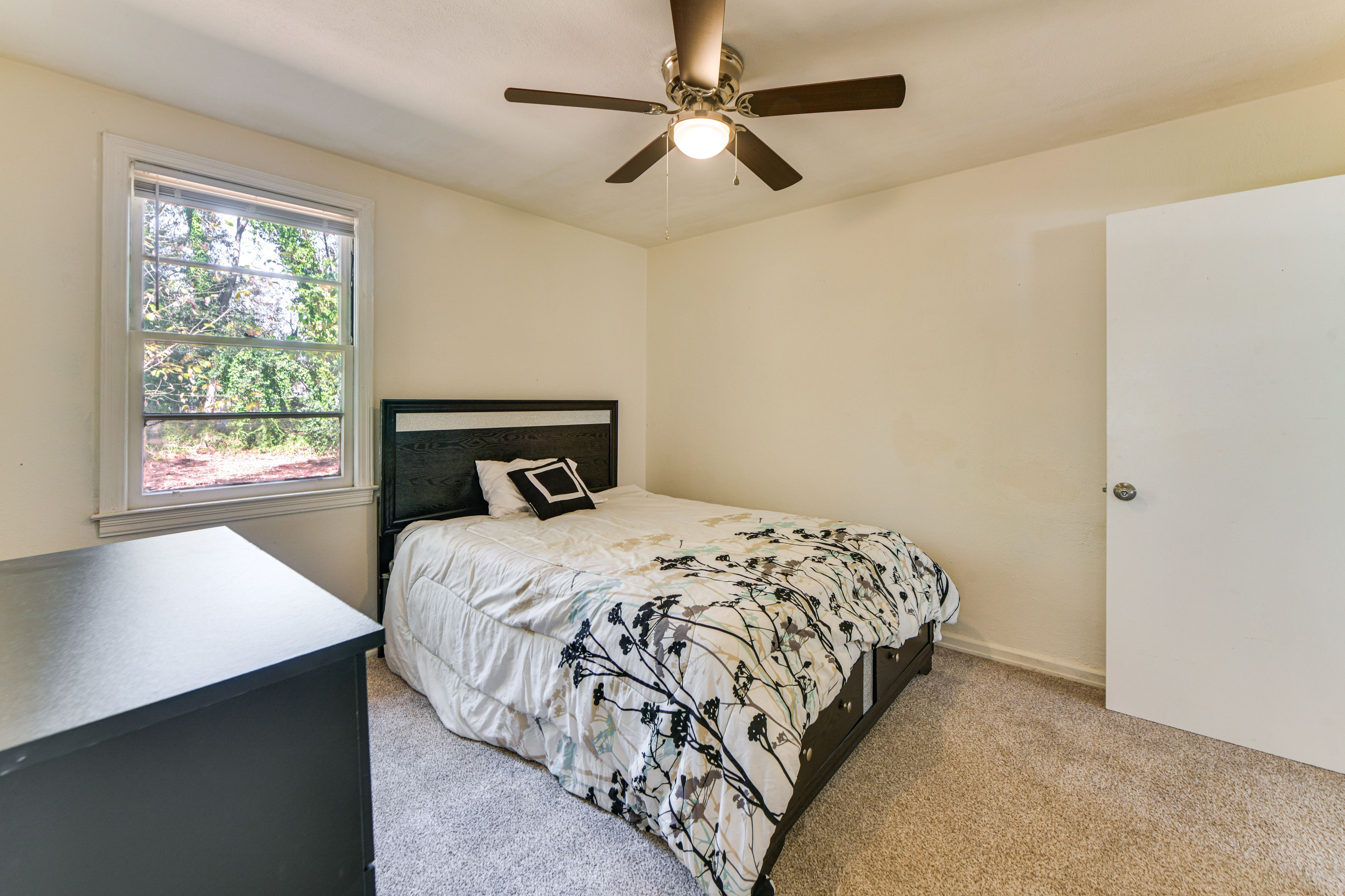 Bedroom 2 | Queen Bed