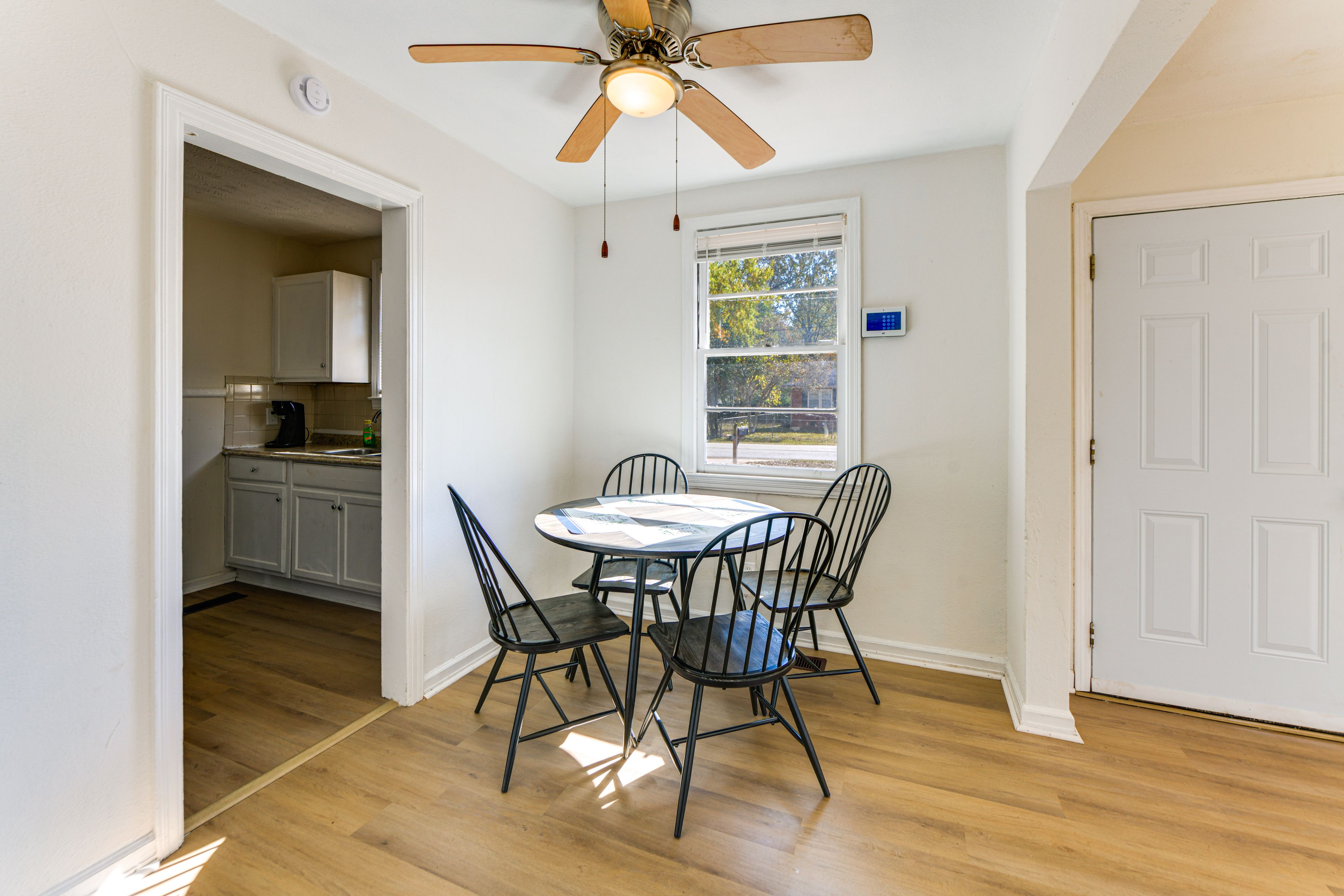 Dining Area | Free WiFi