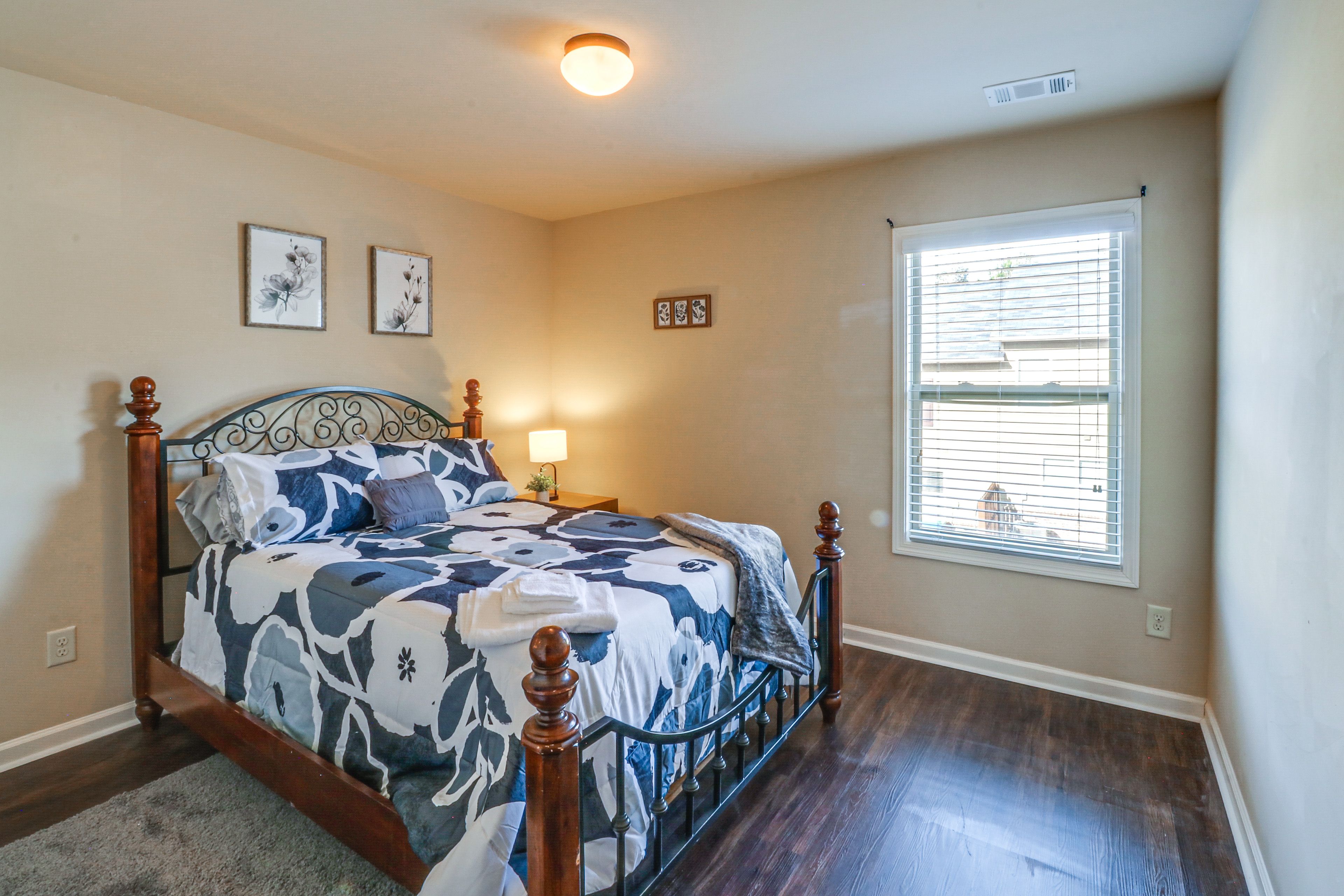 Bedroom 2 | 2nd Floor | Queen Bed