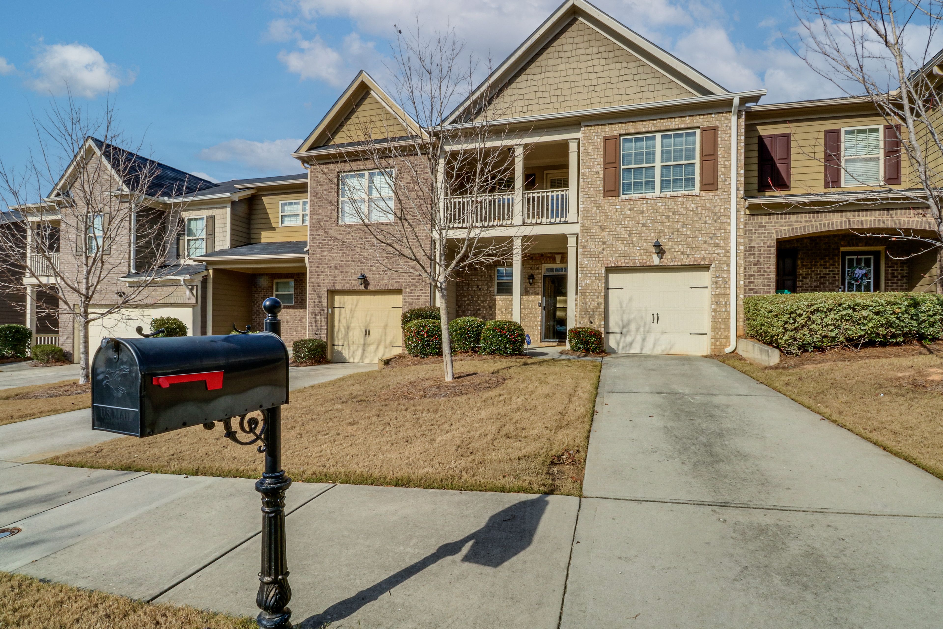 2-Story Townhome | Self Check-In | 14 Mi to Mercedes-Benz Stadium