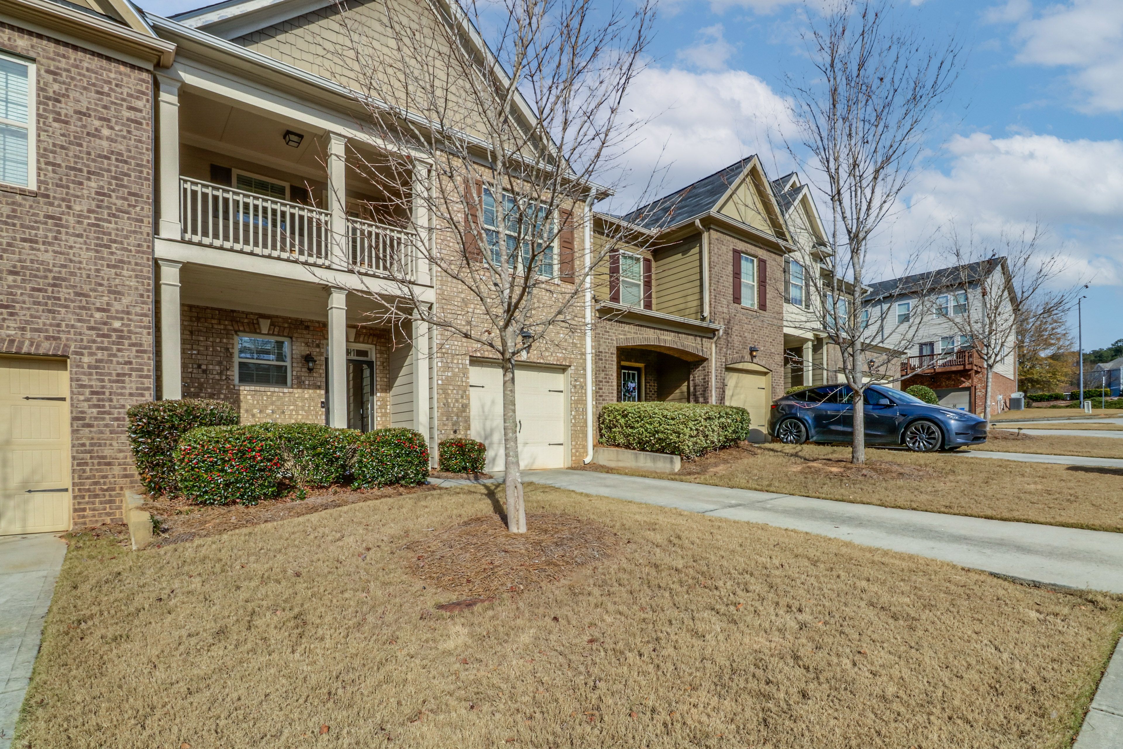 Parking | Driveway (1 Vehicle) | Additional Visitor Parking Available