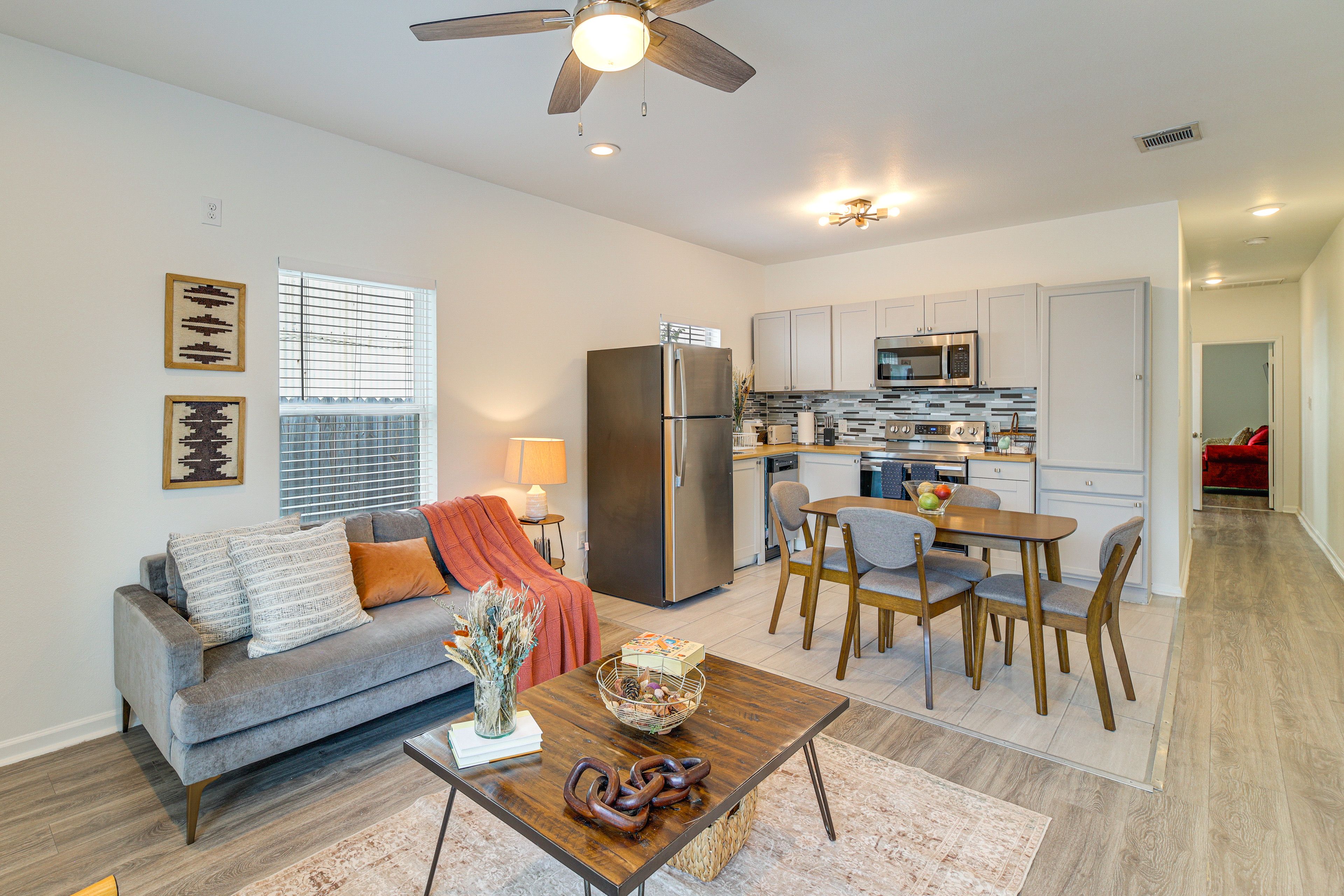 Houston Vacation Rental | 2BR | 1BA | 728 Sq Ft | Steps to Enter