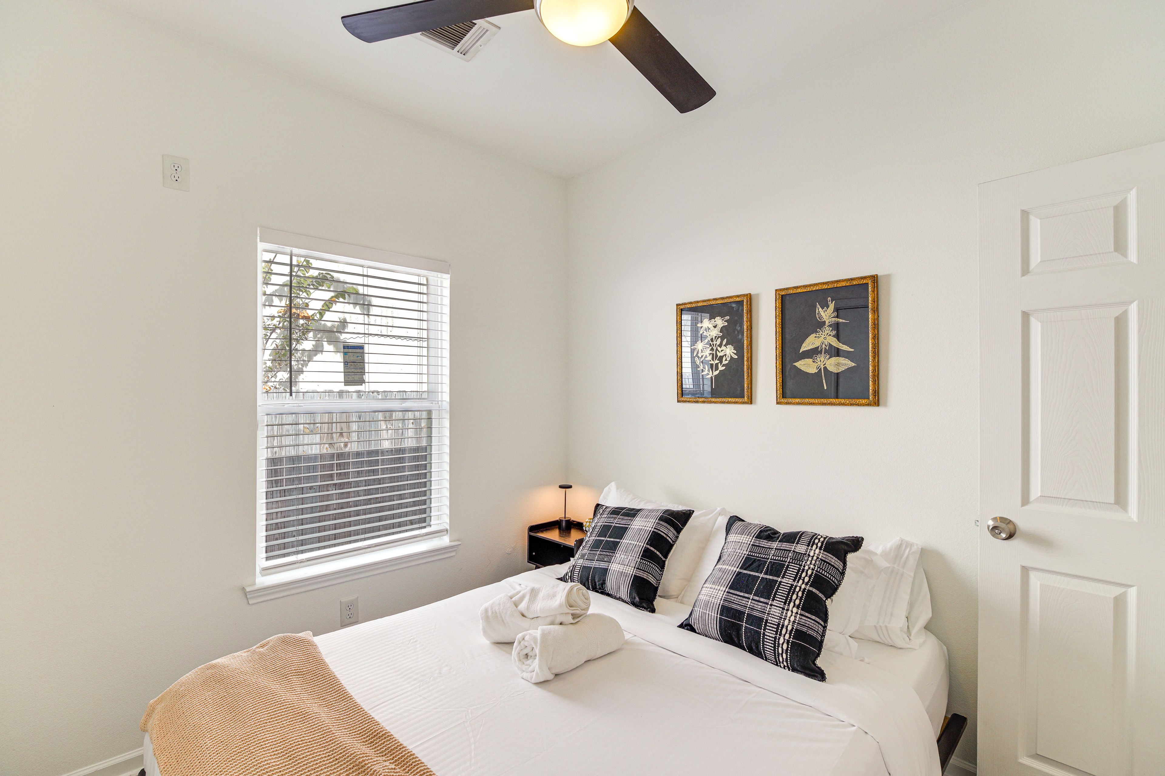 Bedroom 1 | Queen Bed | Linens Provided