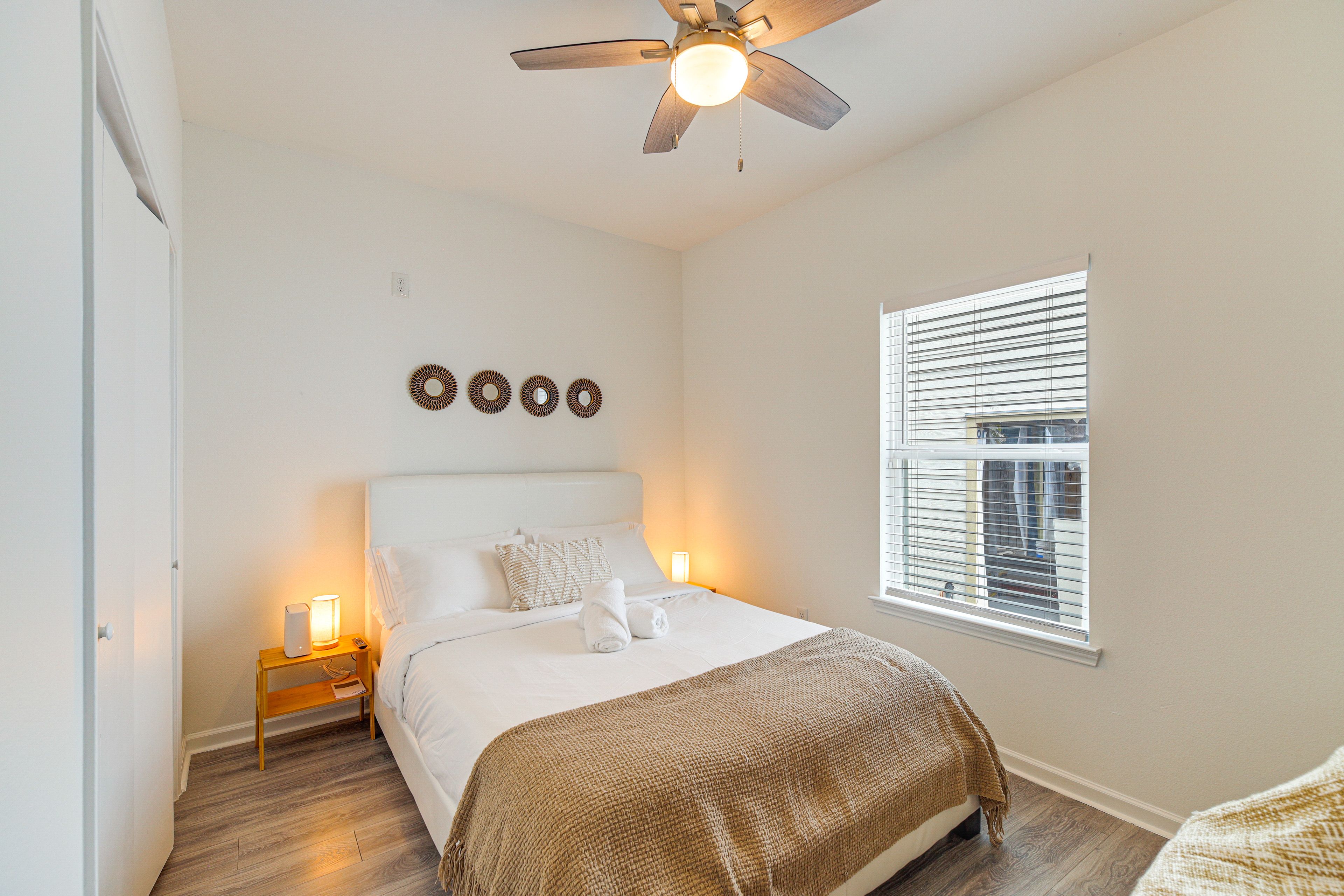 Bedroom 2 | Queen Bed