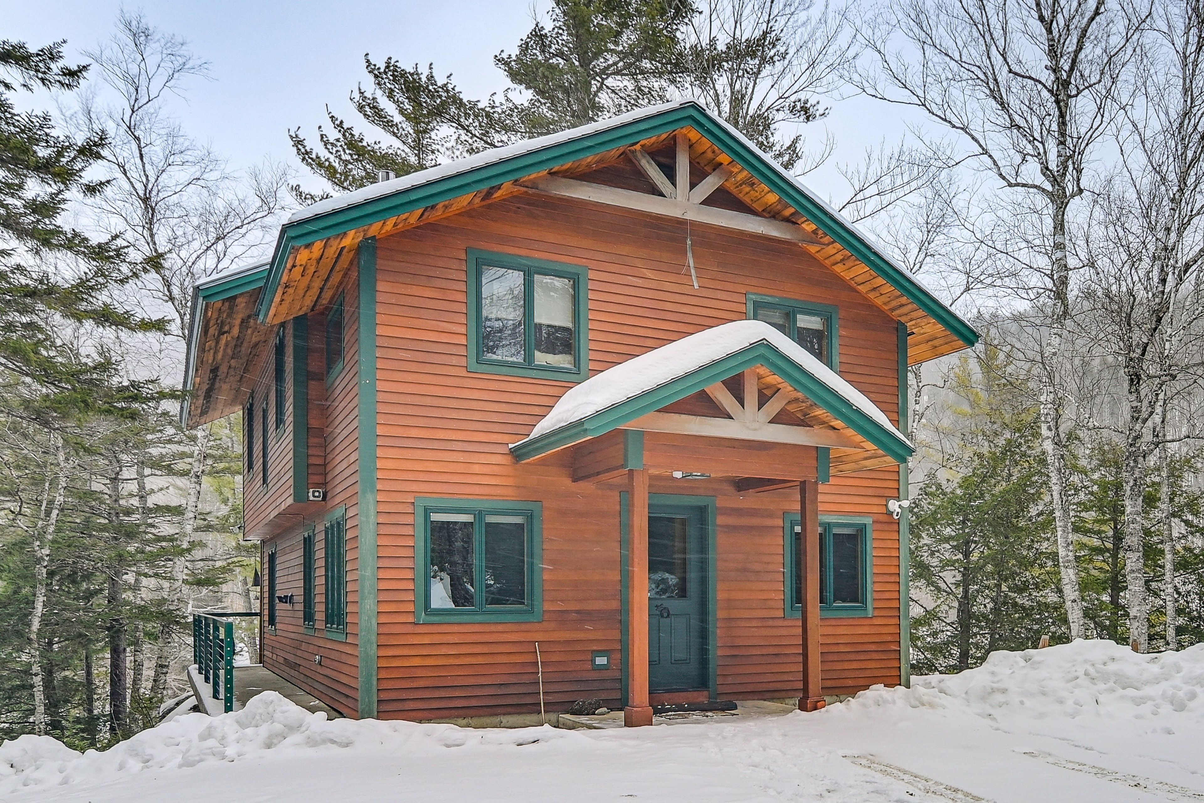 Garage/Driveway Parking | 6 Vehicles