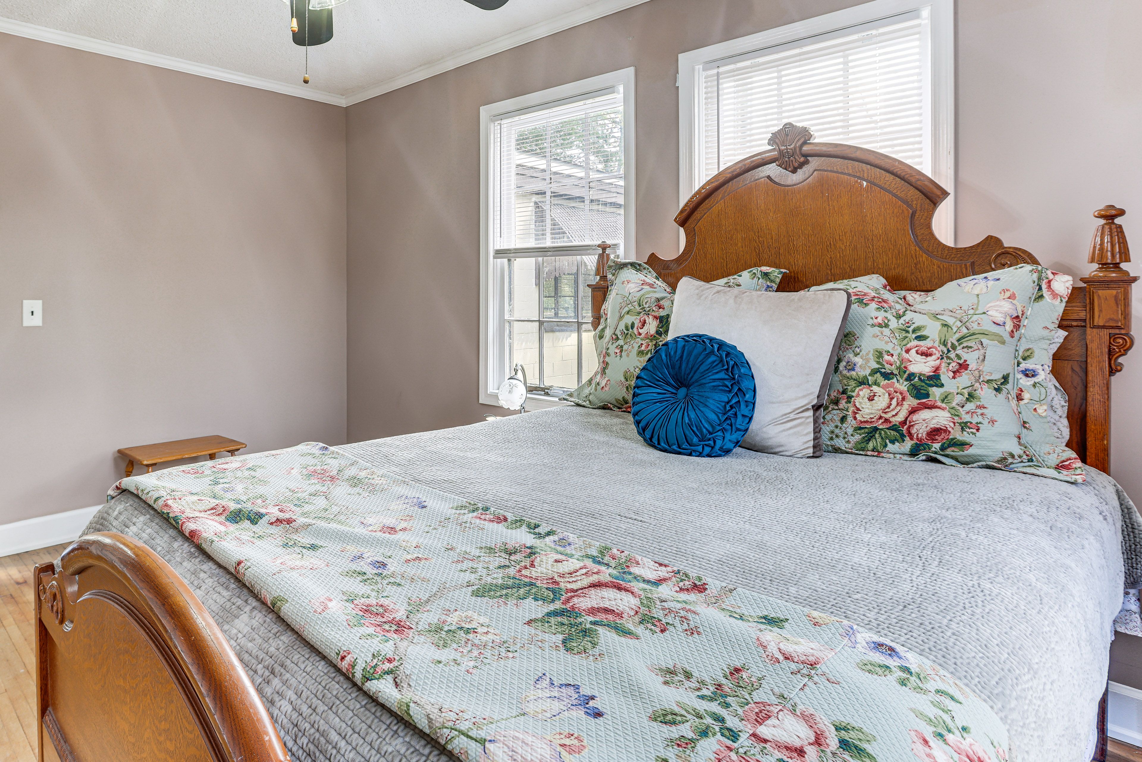 Bedroom 2 | Queen Bed