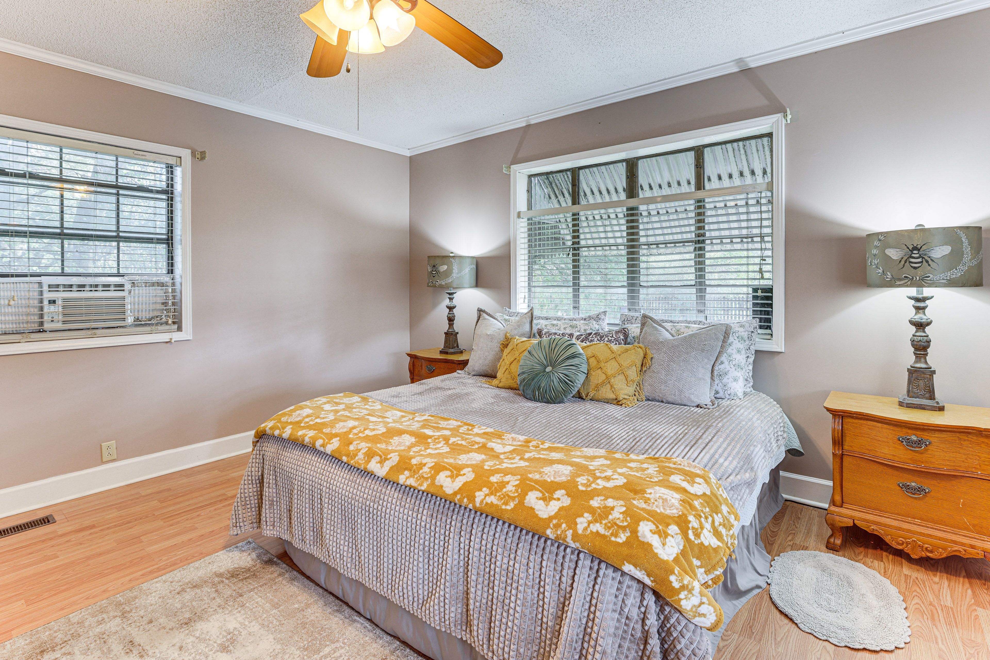 Bedroom 1 | King Bed | Linens Provided | Wheelchair Ramp Access