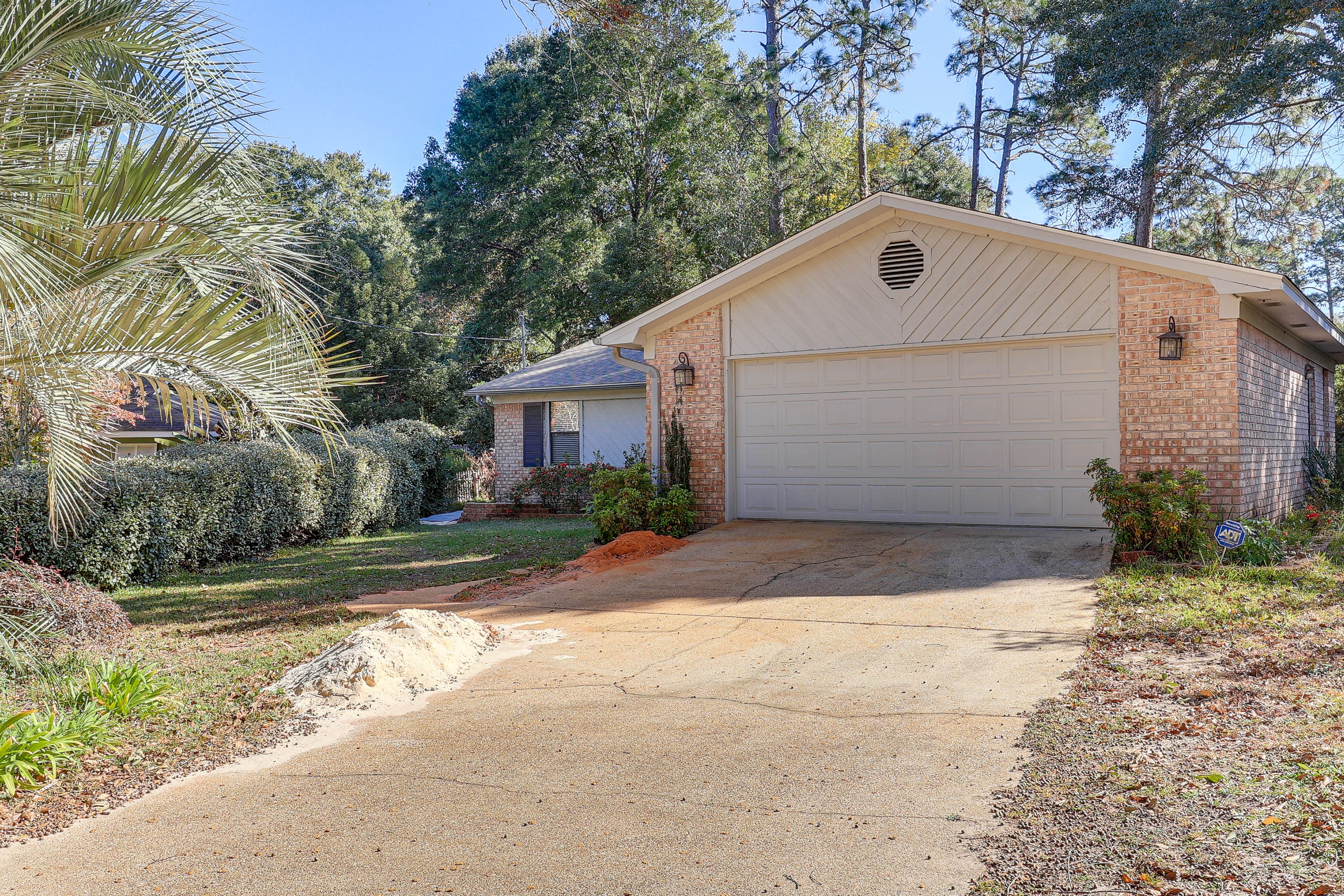 Parking | Shared Driveway (1 Vehicle)