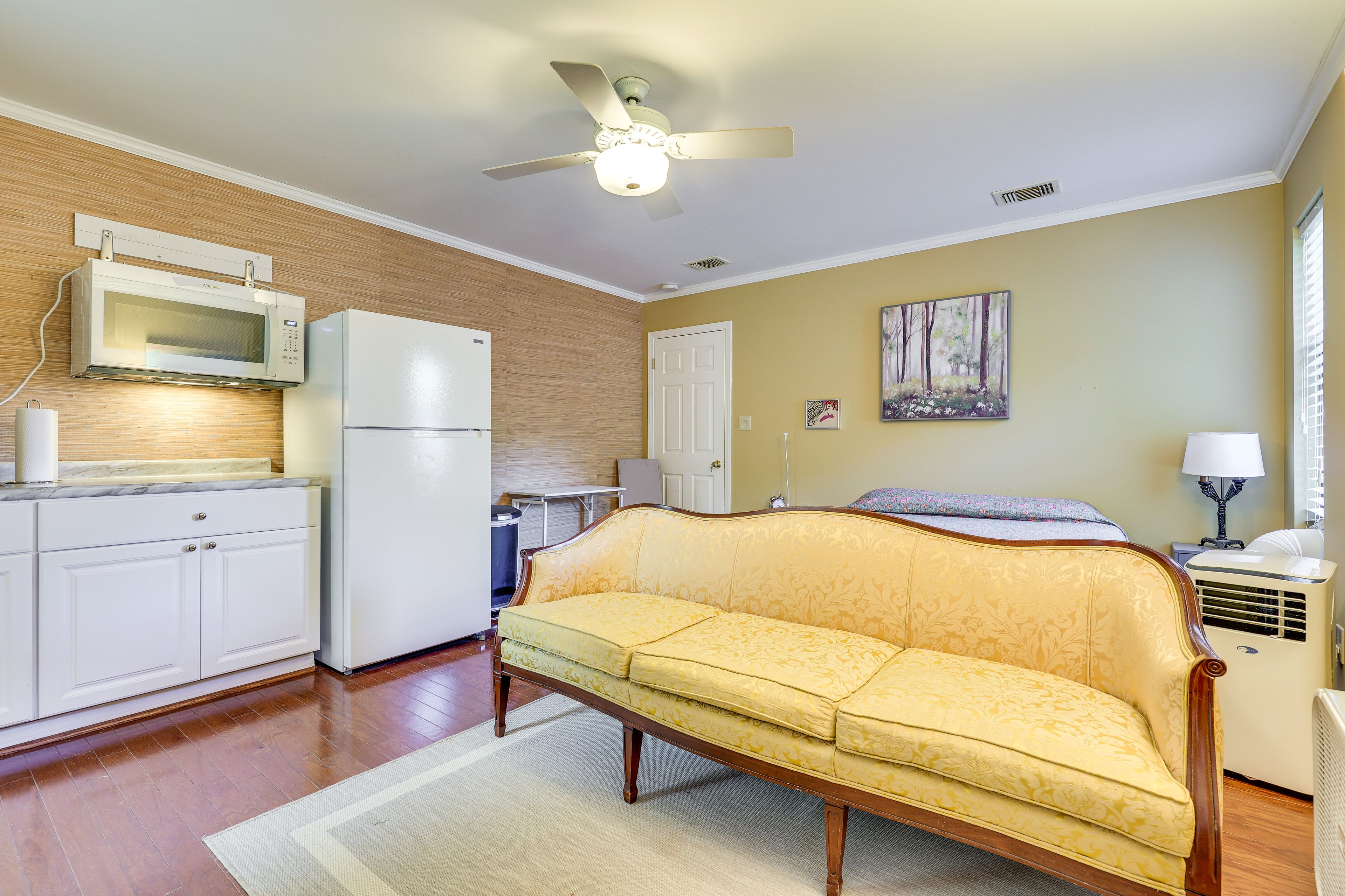 Daphne Vacation Rental | Studio | 1BA | 450 Sq Ft | Step-Free Access