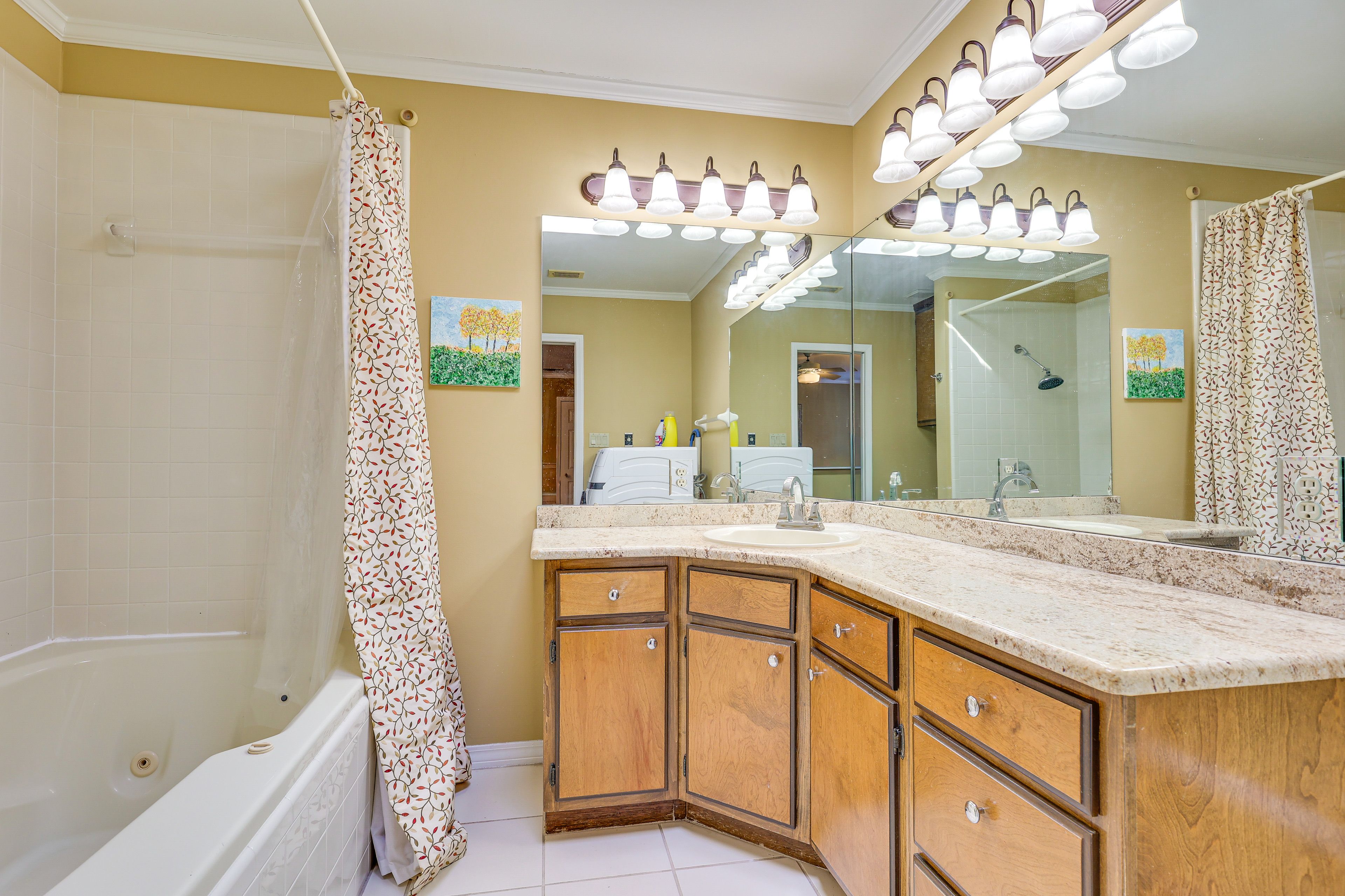 Bathroom | Towels Provided | Washer/Dryer Combo