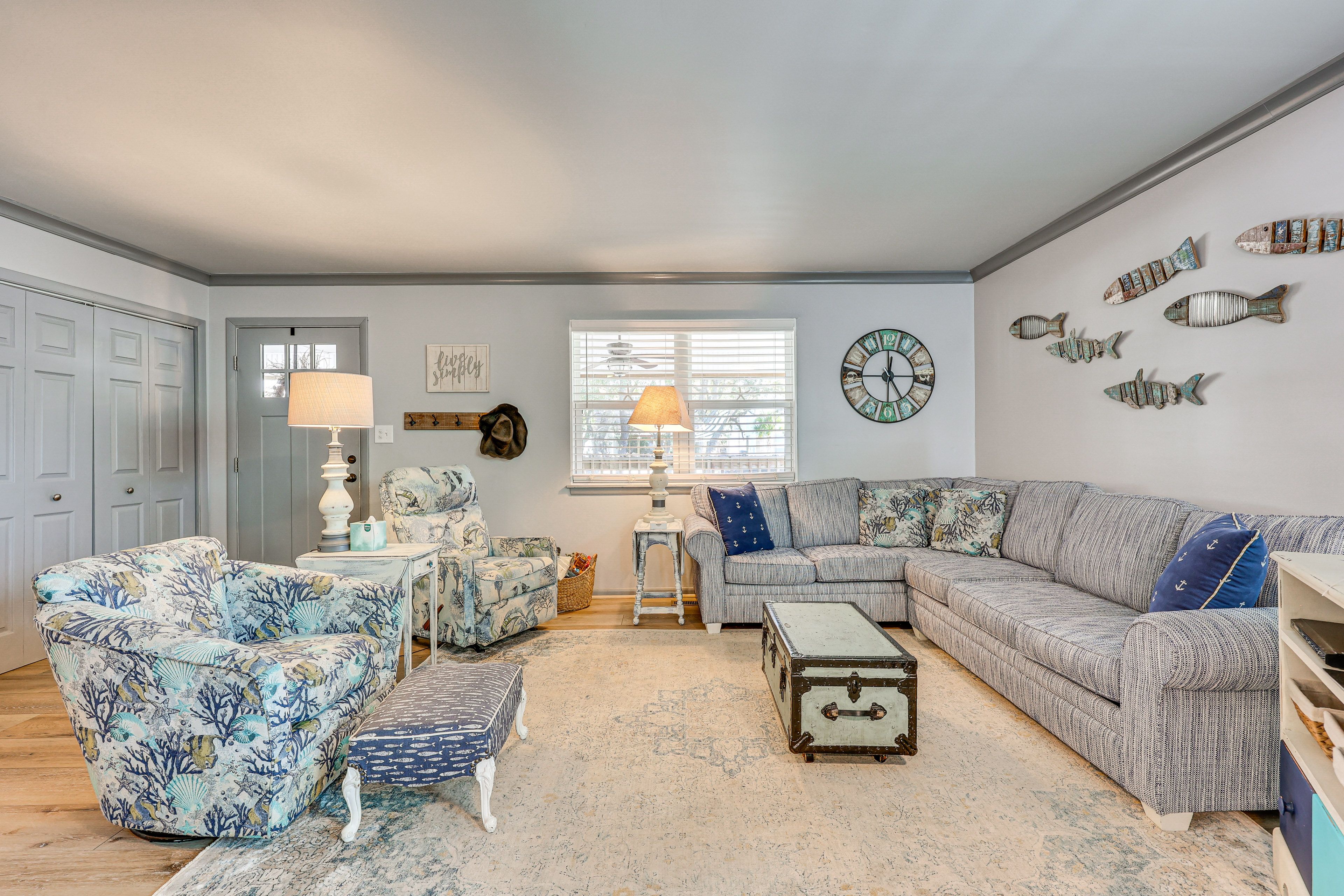 Living Room | Queen Sleeper Sofa | Smart TV | Central Air Conditioning/Heat