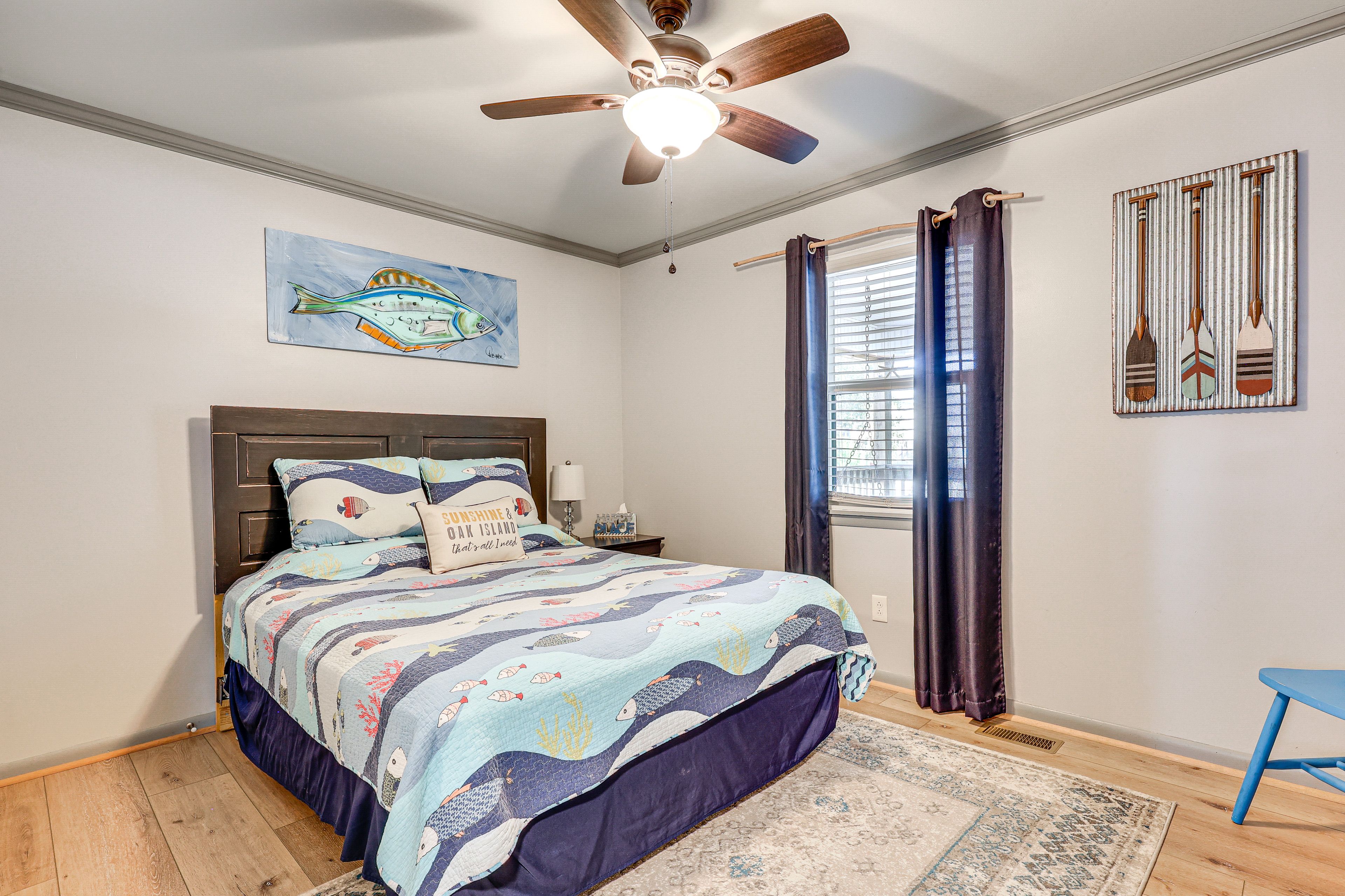 Bedroom 1 | Queen Bed | Smart TV