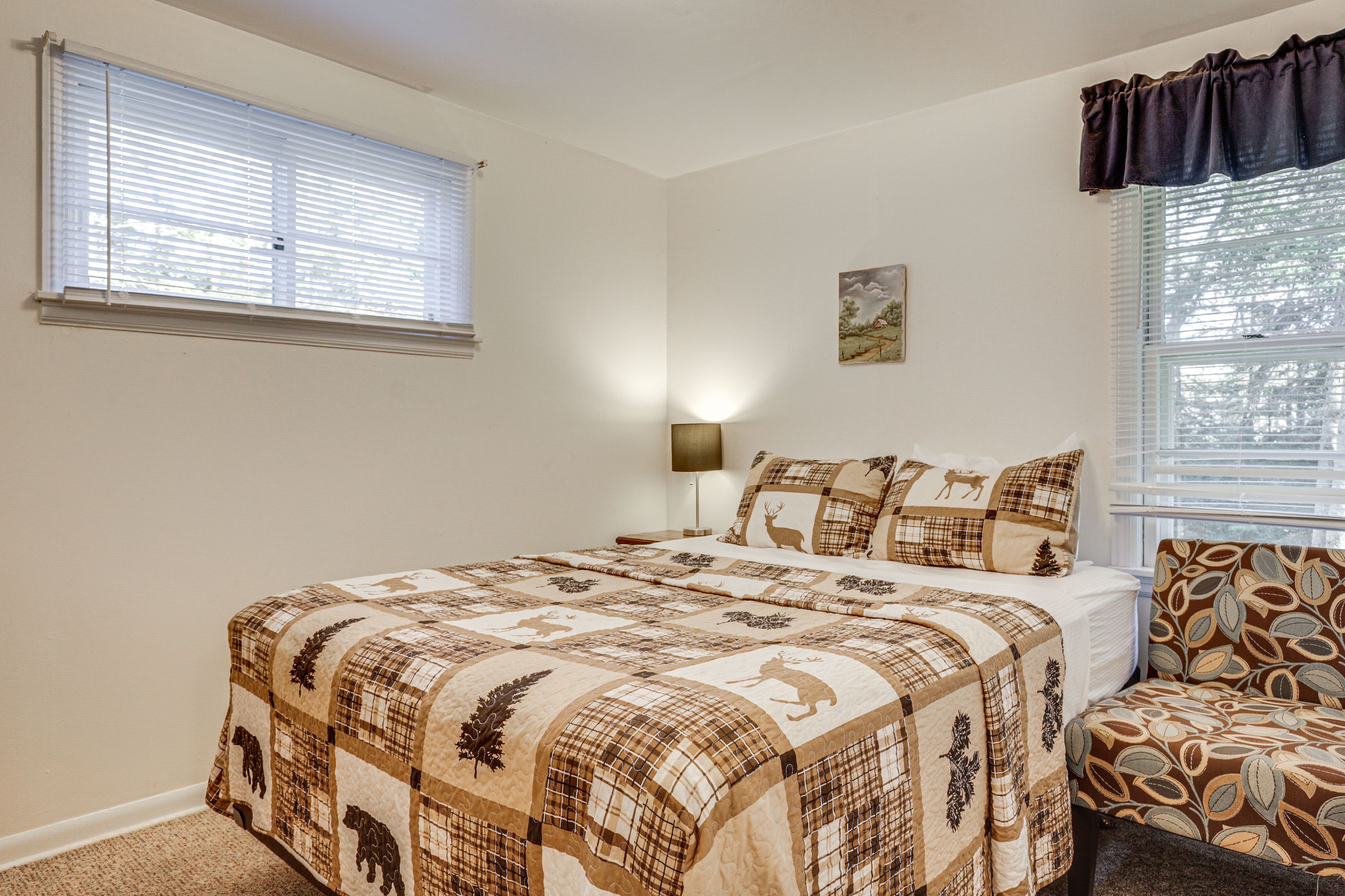 Bedroom 1 | Queen Bed | Linens | Main Level