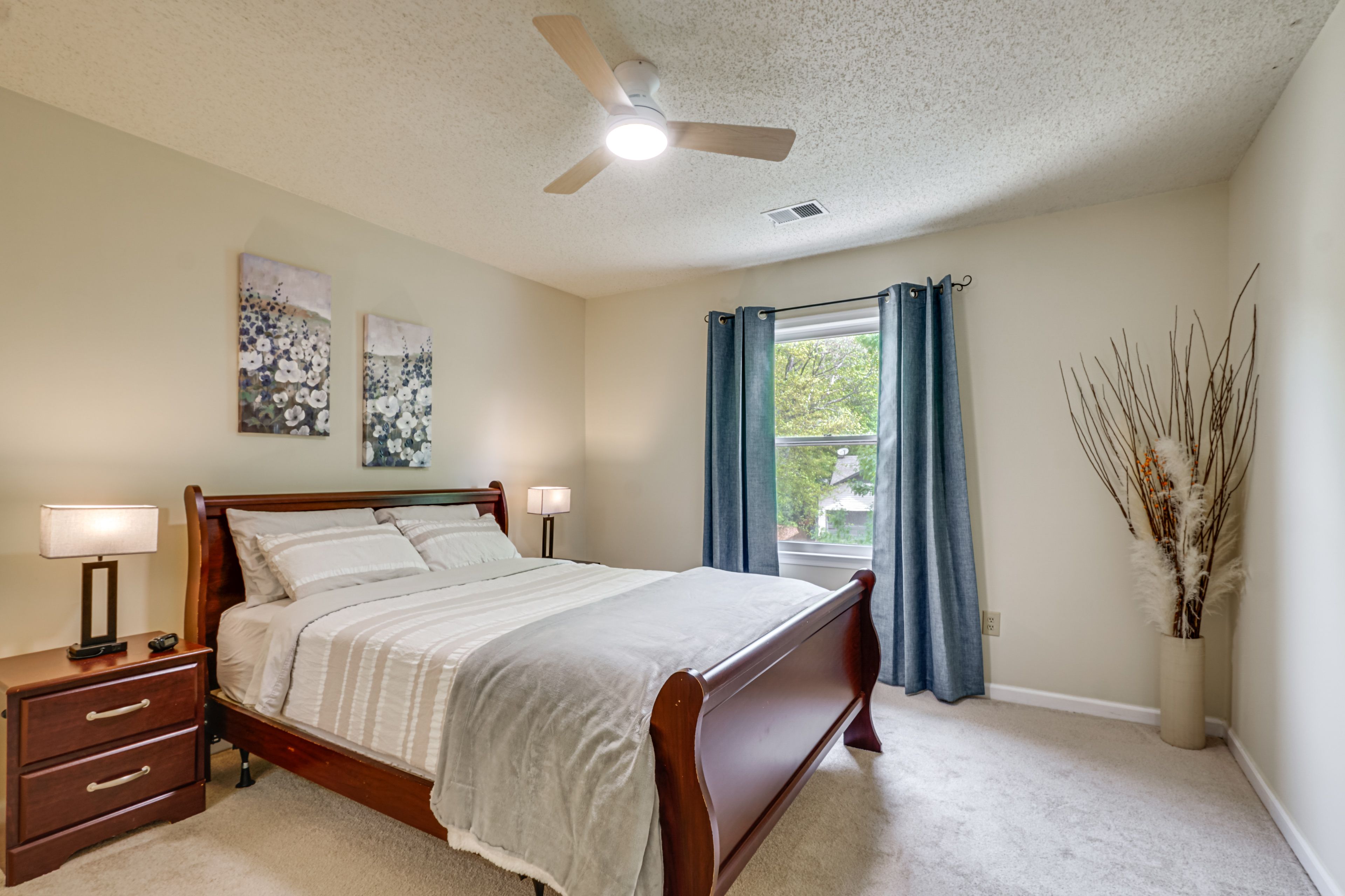 Bedroom 1 | 2nd Floor | Queen Bed