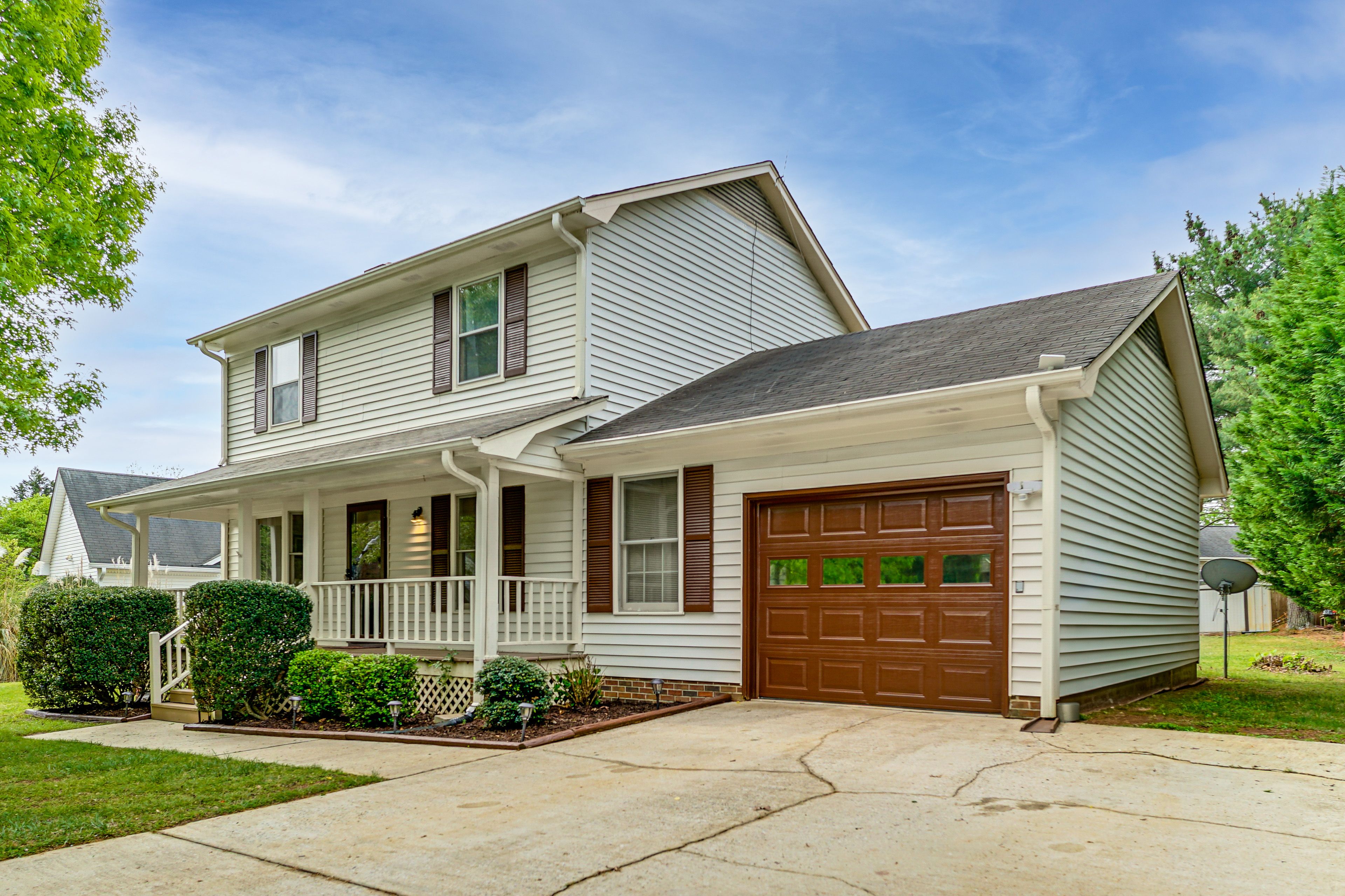 Parking | Garage (1 Vehicle) | Driveway (3 Vehicles) | Lawn Parking Prohibited